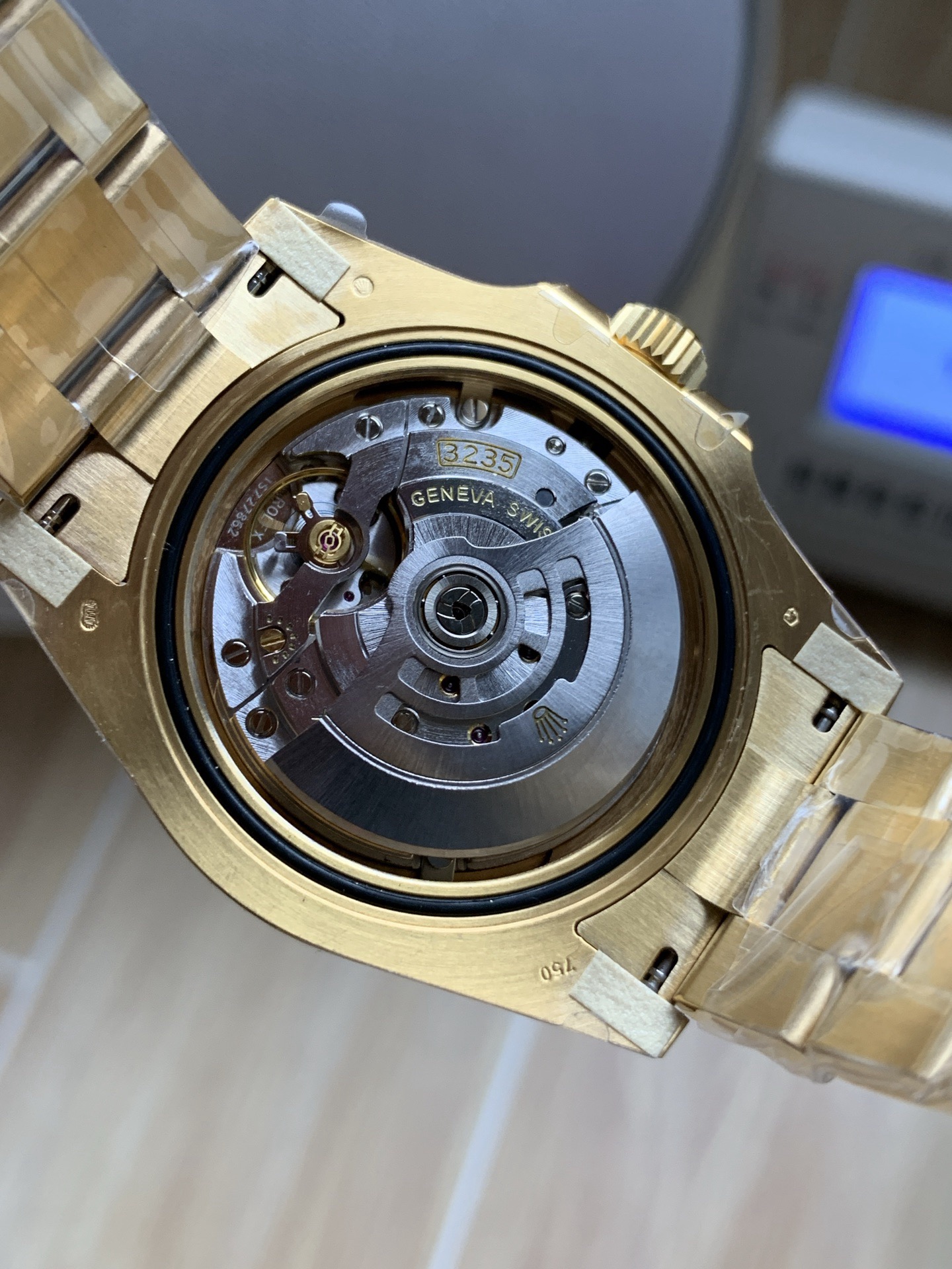 Rolex Submariner Date Oyster 41mm yellow gold m126618lb-0002