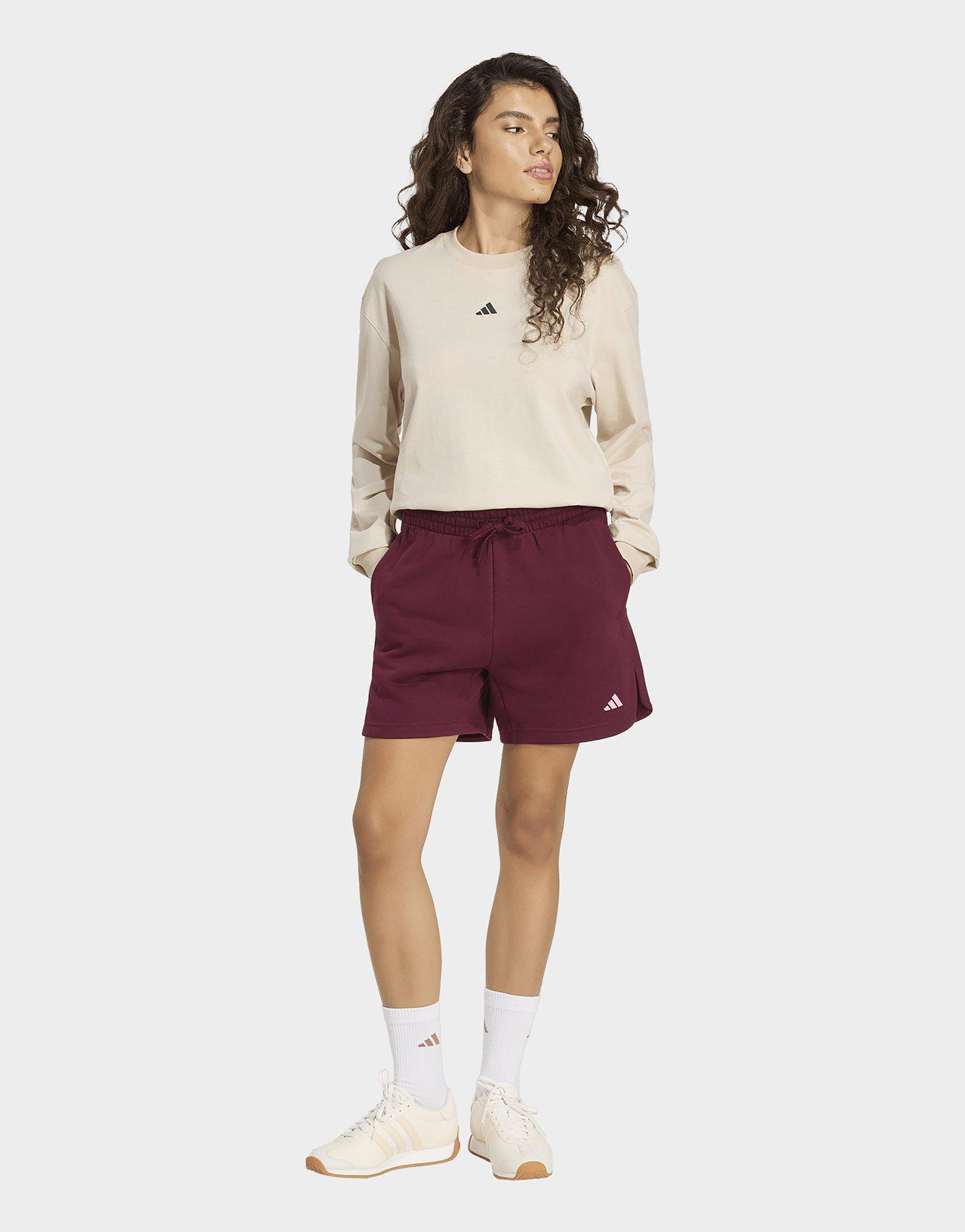adidas 3-Streifen Studio Fleece Shorts, locker geschnitten