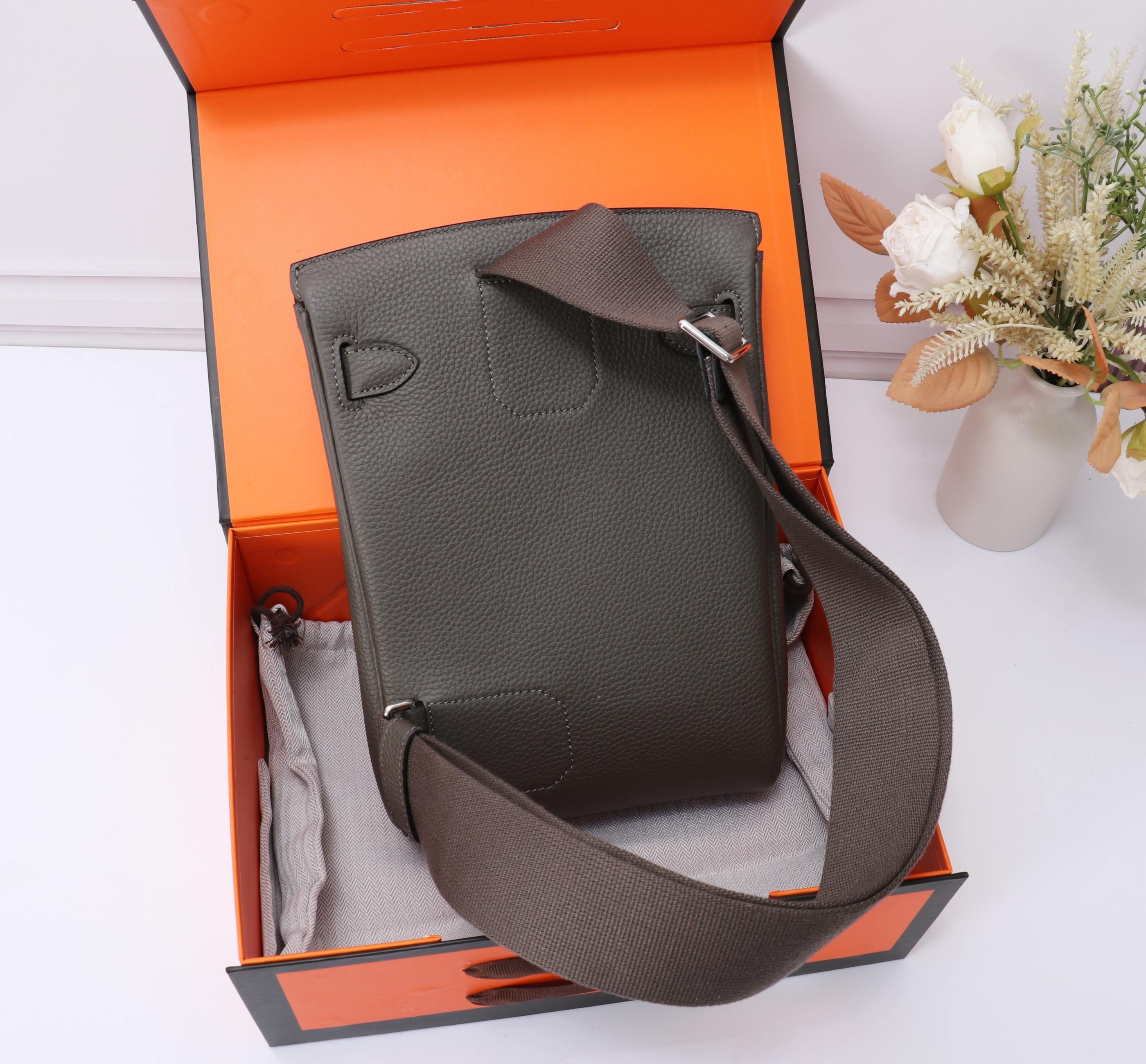 Hermes Hac a Dos 18 Etoupe Shoulder Bags Size 18*8*26cm