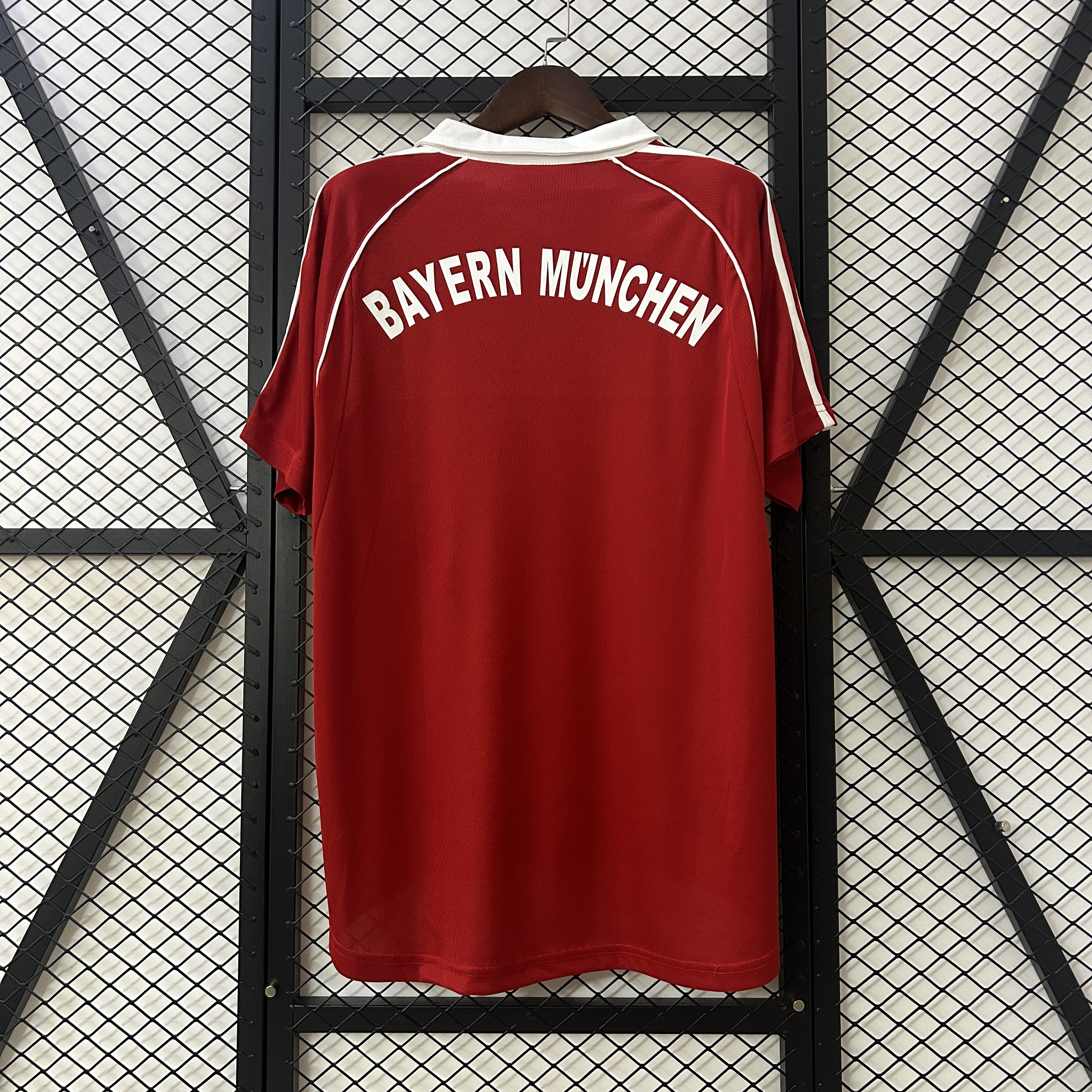 05/06 Bayern Munich Home Retro Football Shirt