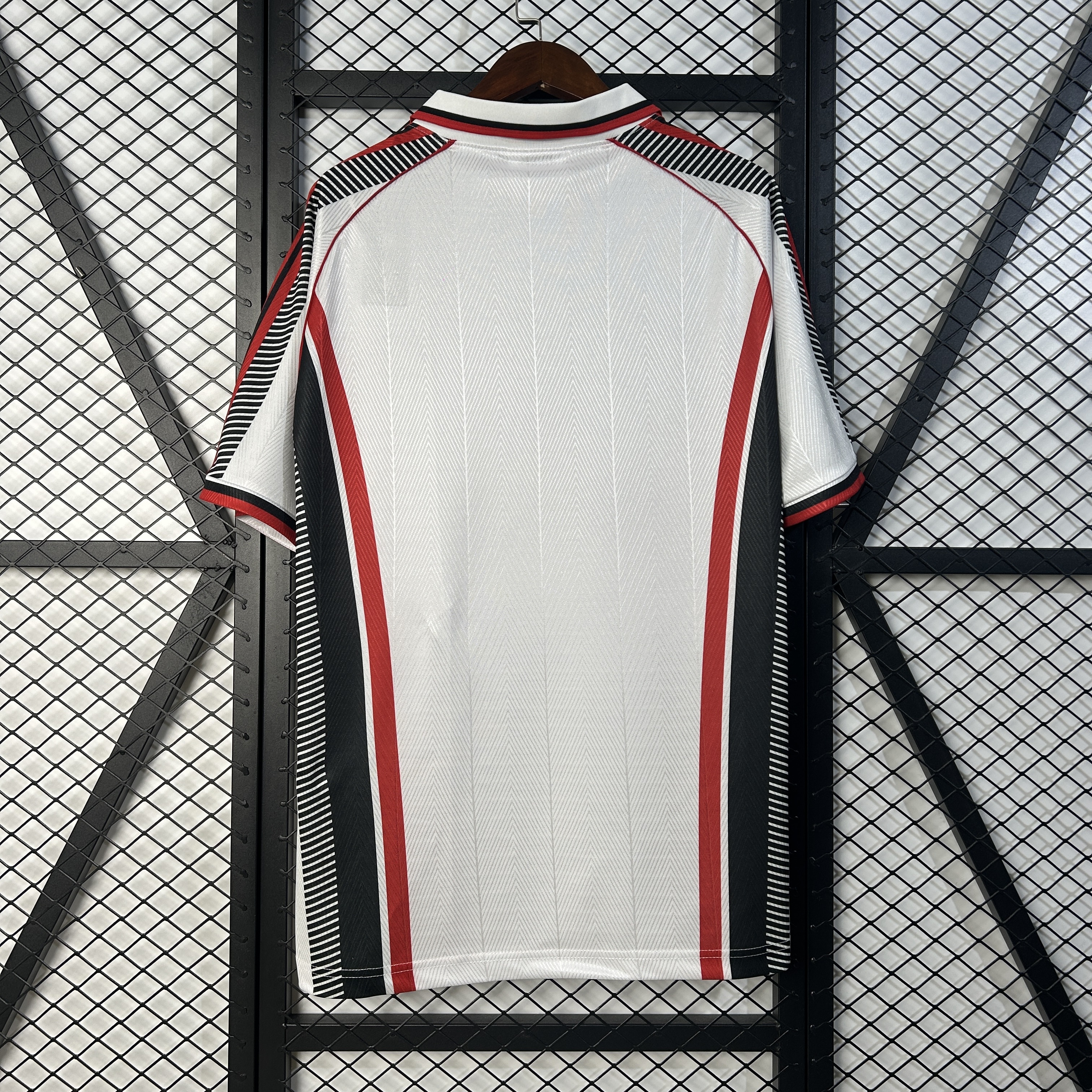 1998/1999 AC Milan Away Retro Football Shirt (Fan Edition)