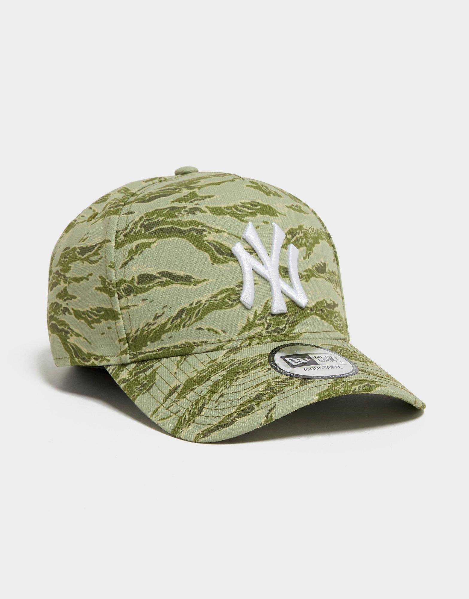 New Era MLB New York Yankees Tiger Print Trucker Cap