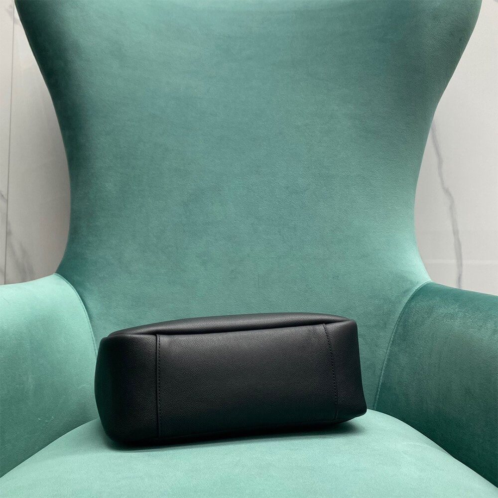 LE 5 à 7 SOFT SMALL IN SMOOTH LEATHER