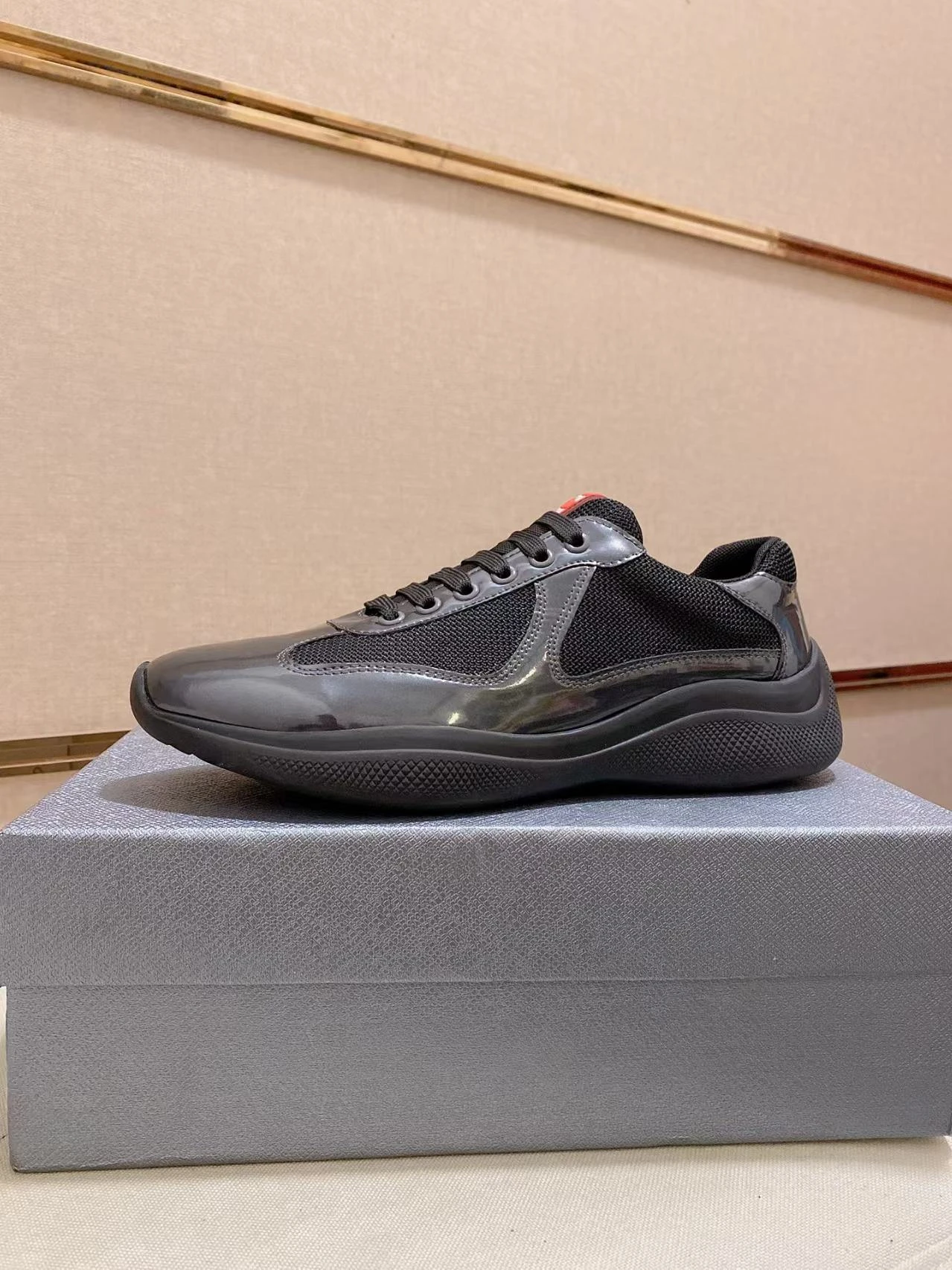 Prada top quality lacquer shoes
