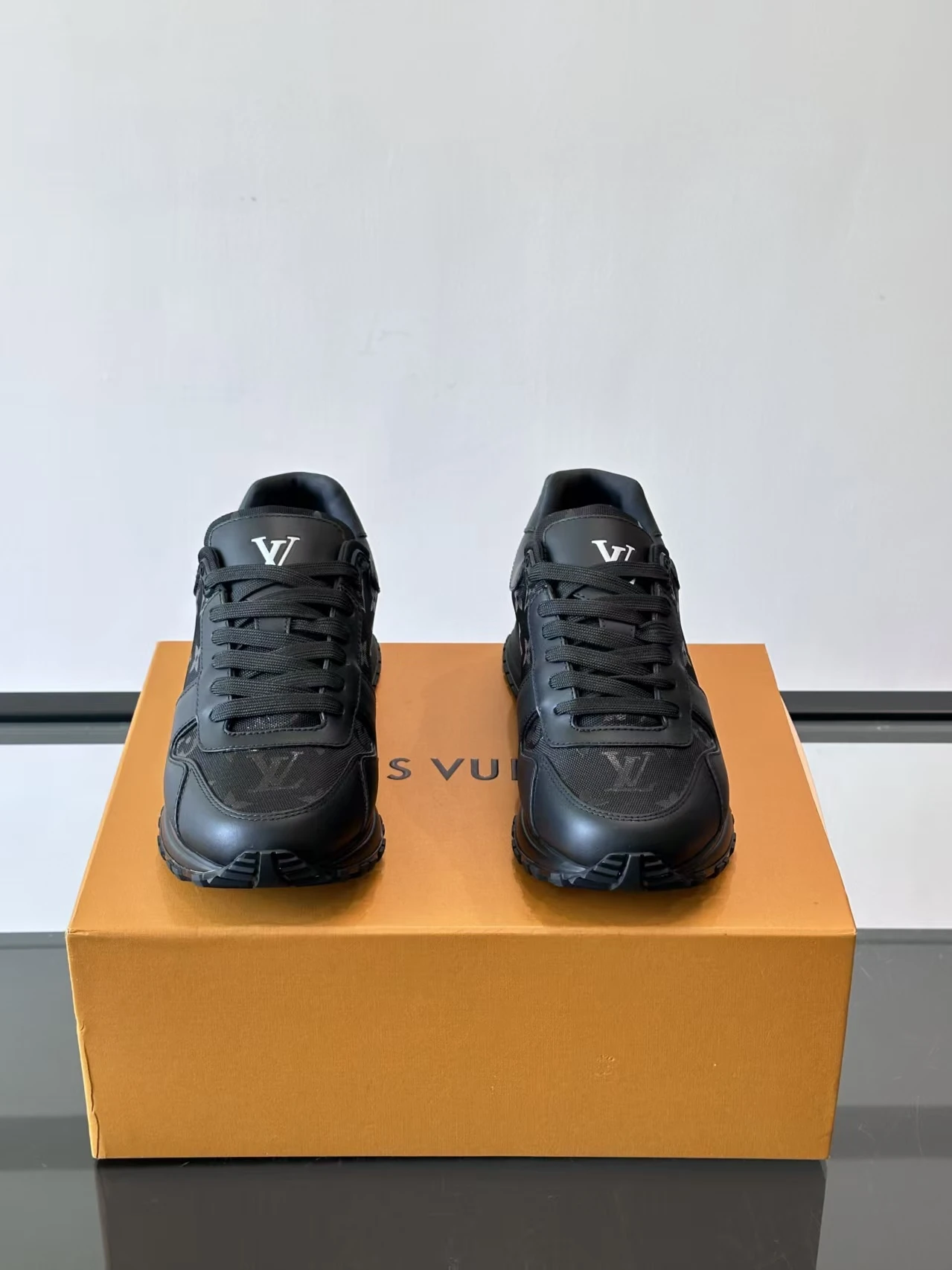 Top LV shoes, handmade genuine leather material