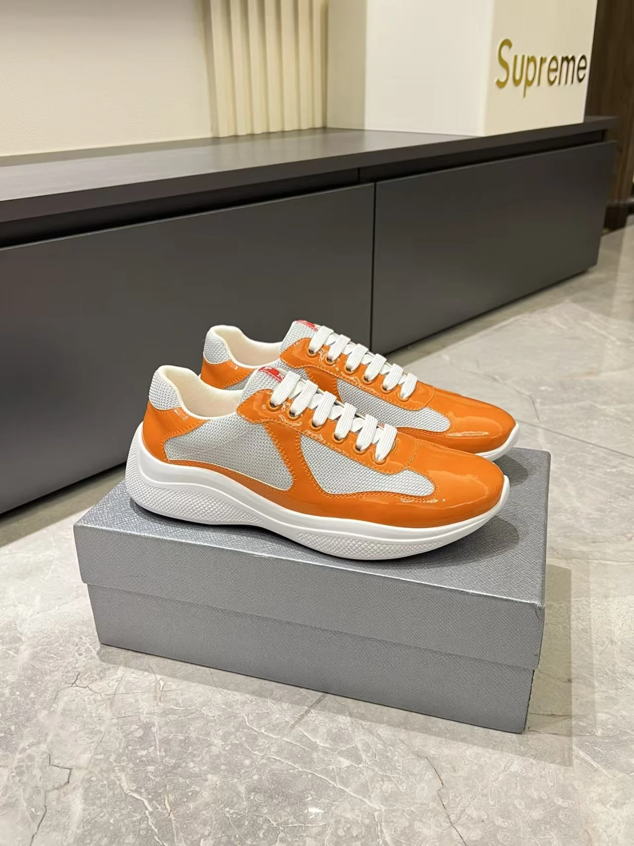 Prada top quality lacquer shoes