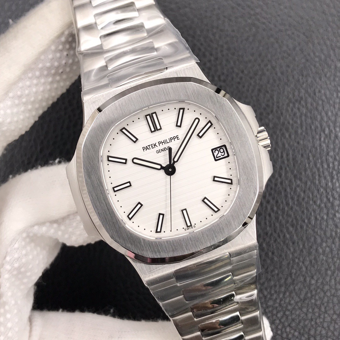 Patek Philippe Nautilus ref 5711/1A‑011 40mm Stainless Steel