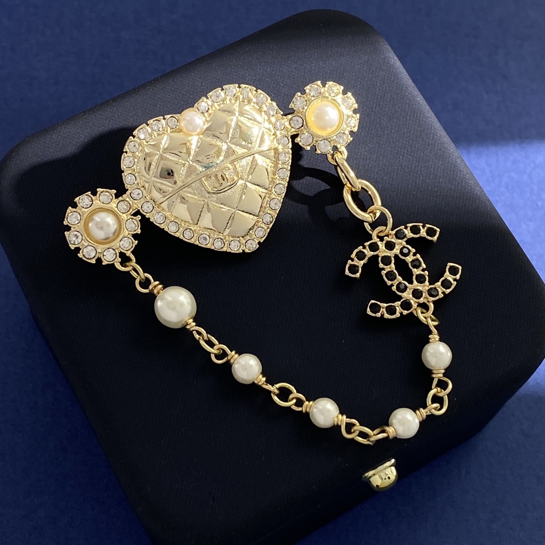 CC new arrival brooch 018