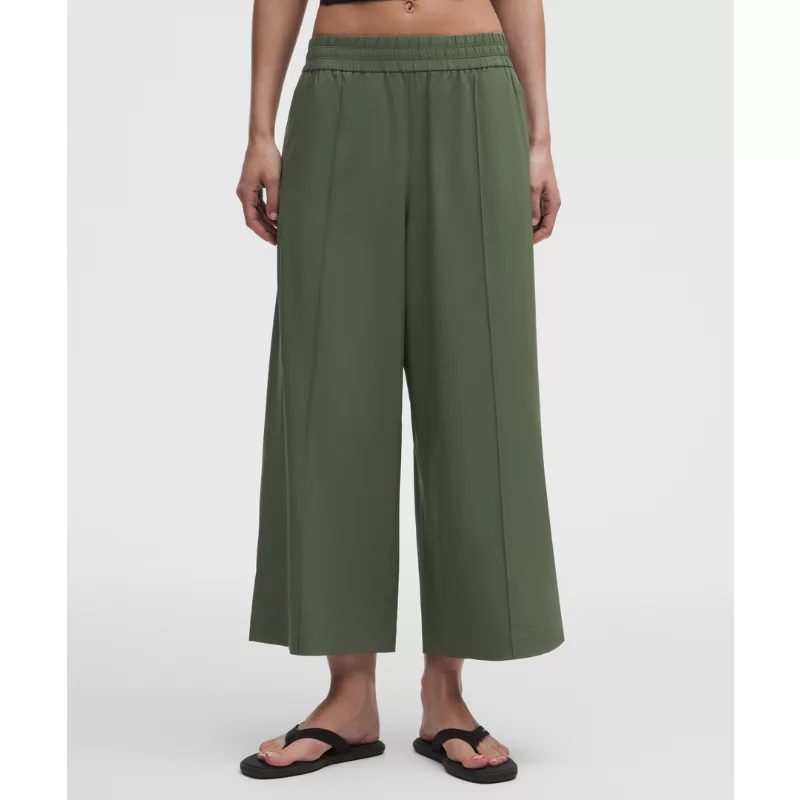 Breezily Mid-Rise Cropped Pant