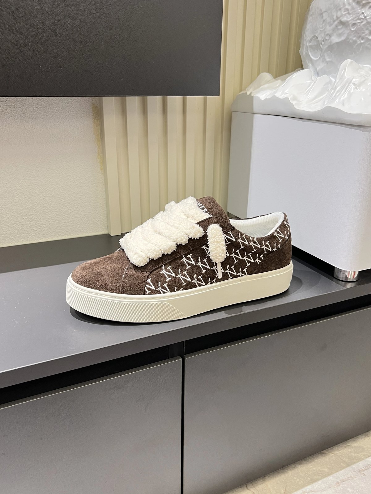 Numeris top-quality low-top shoes