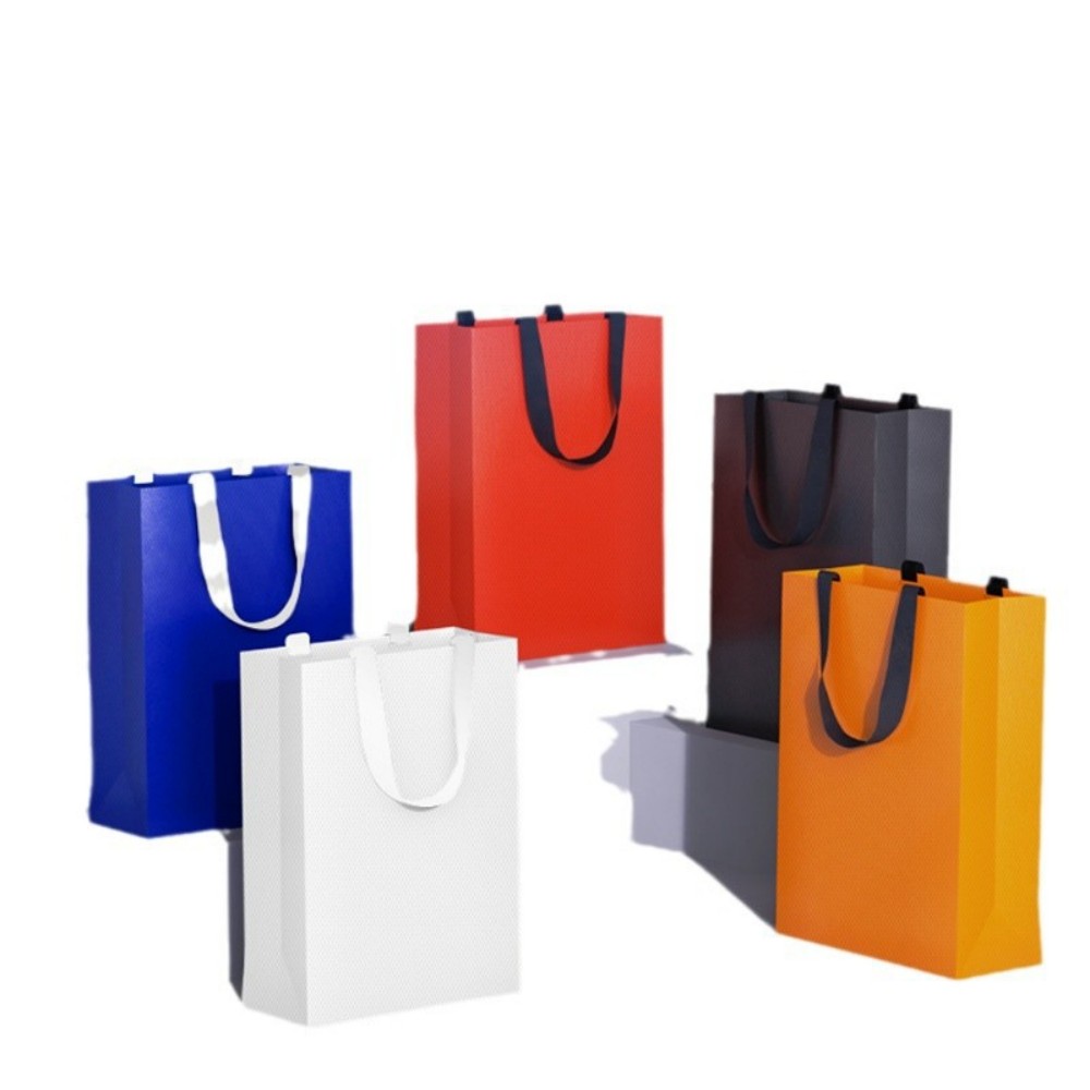 Custom Logo Embossed Laminated Paper Gift Bags, Waterproof Luxury Shopping Bags For Jewelry Apparel Business Wholesale