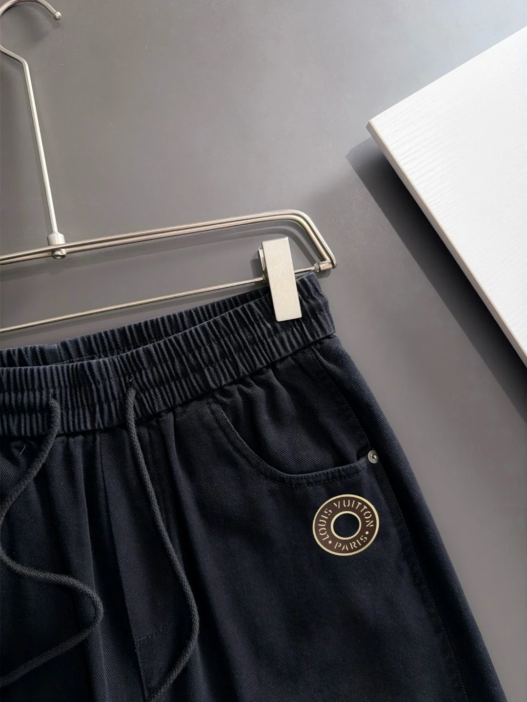 Louis Vuitton 26SS Freizeit Latzhose Schwarz Lange Hosen EP768447