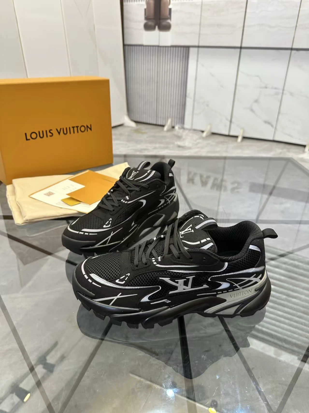 Top LV shoes, handmade genuine leather material