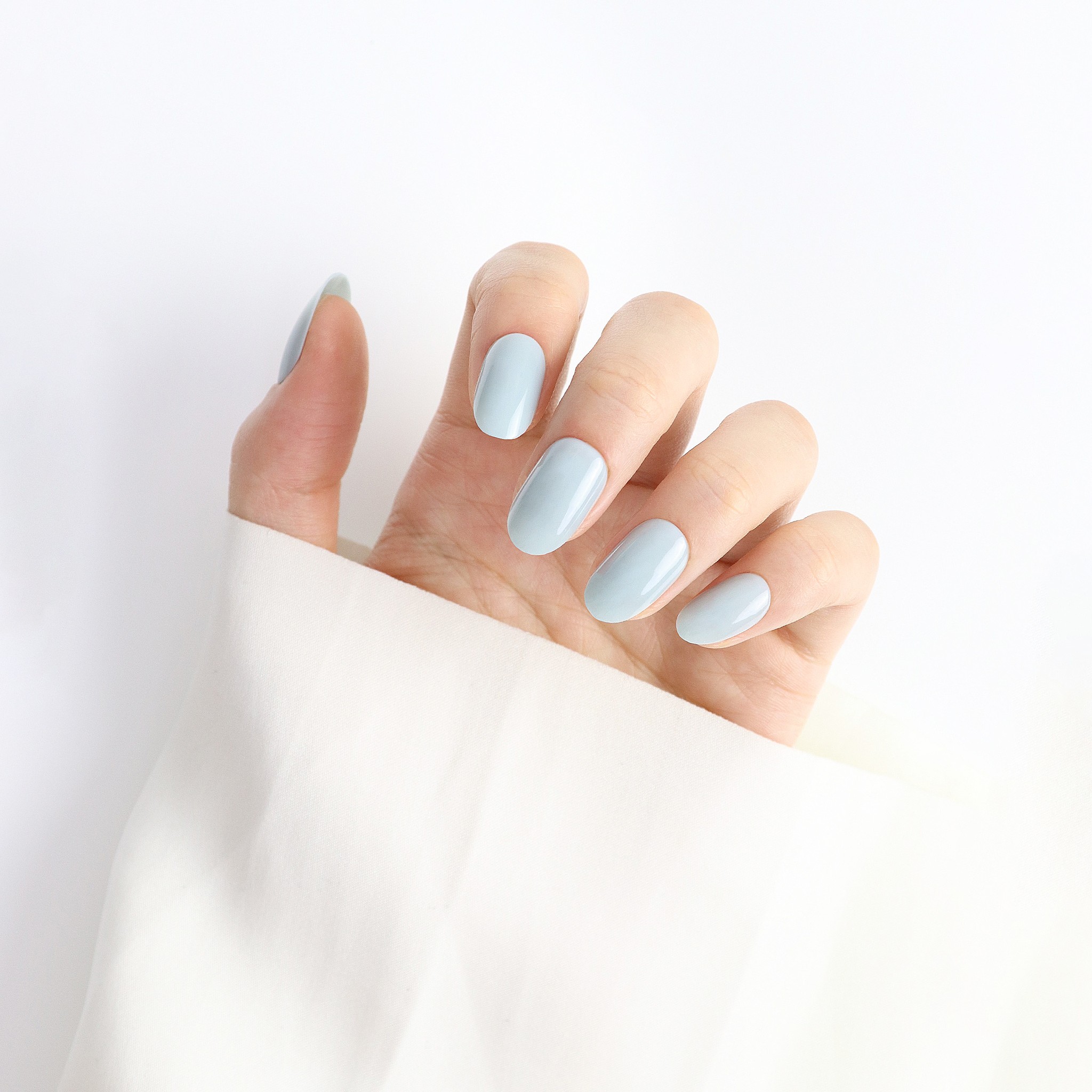 Soft Sky Blue Solid Color Press On Nails Wear Effect