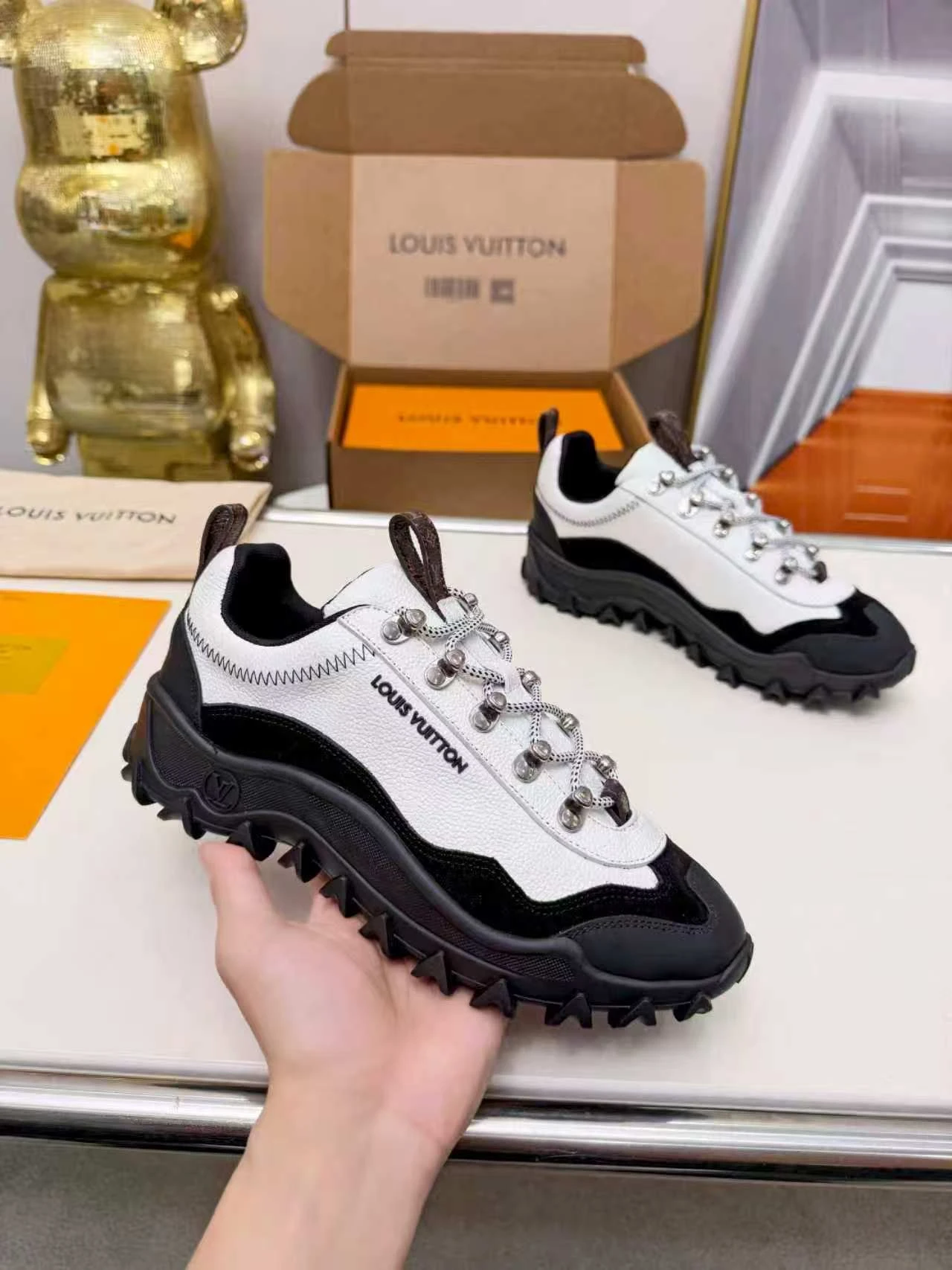 Top LV shoes, handmade genuine leather material