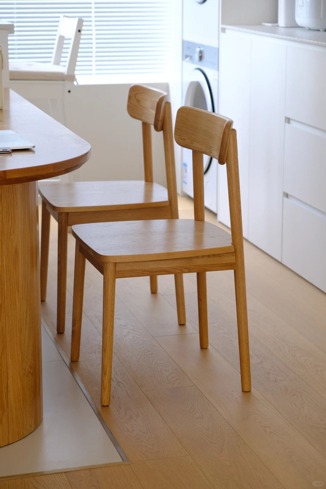 Wood & Cream Style Accent Chair, Modern Minimalist Wooden Lounge Chair for Living Room & Bedroom