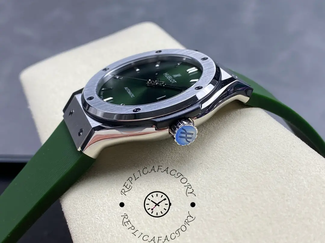 1:1 Clone Hublot Classic Fusion Titanium Green 542.NX.8970.RX 42mm