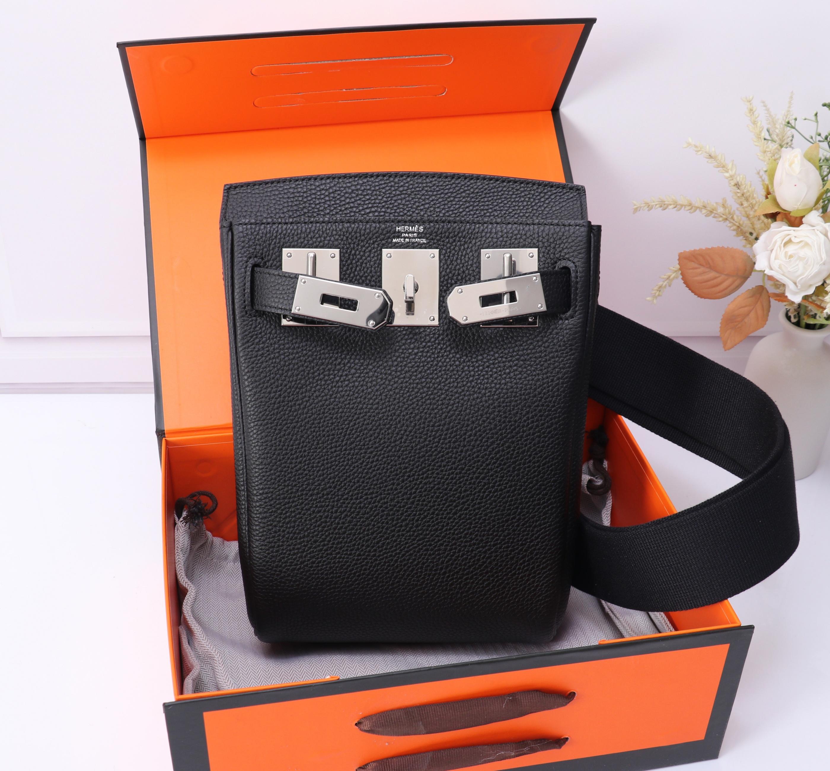 Hermes Hac a Dos 18 Etoupe Shoulder Bags Size 18*8*26cm