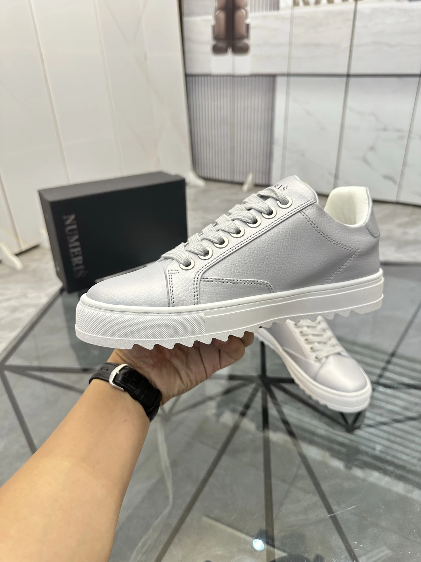 Numeris top-quality low-top shoes