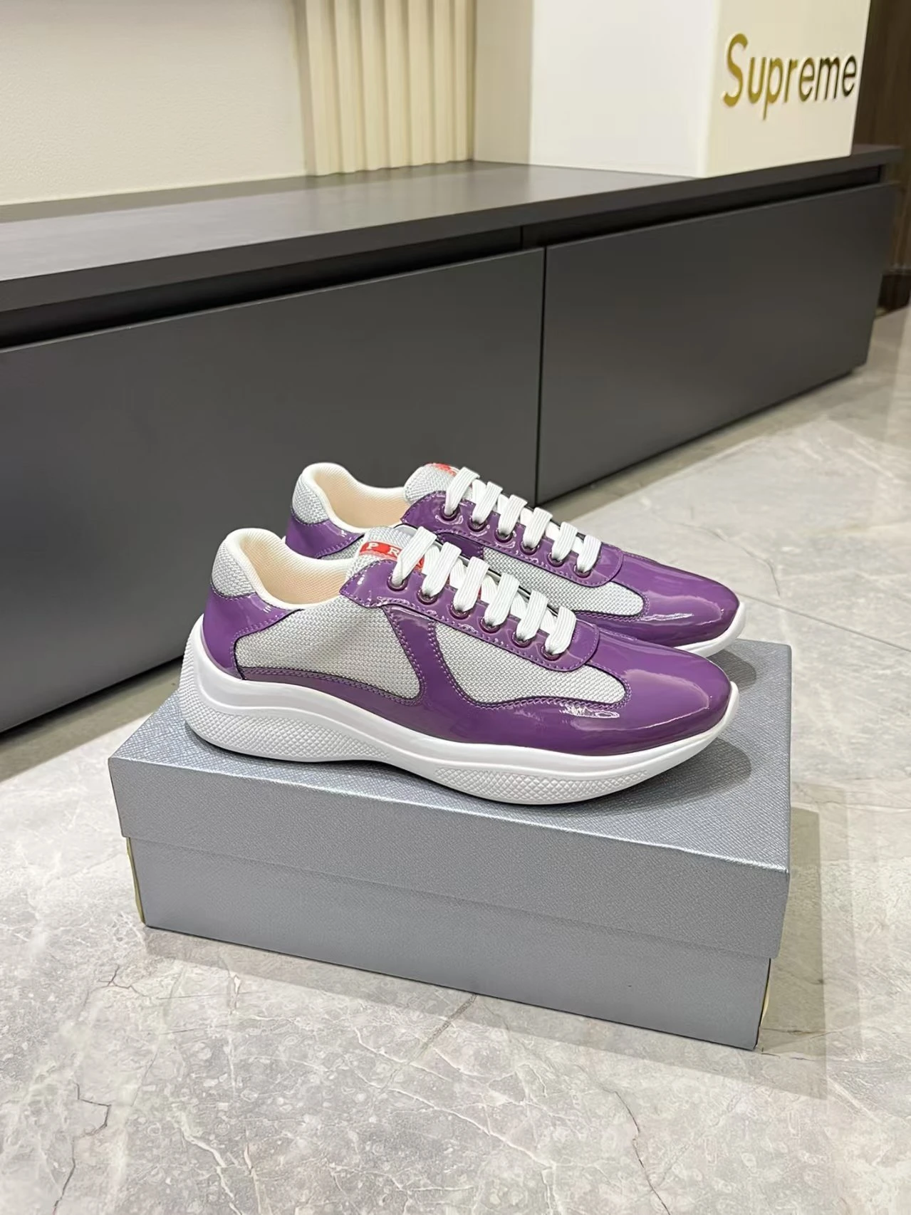 Prada top quality lacquer shoes
