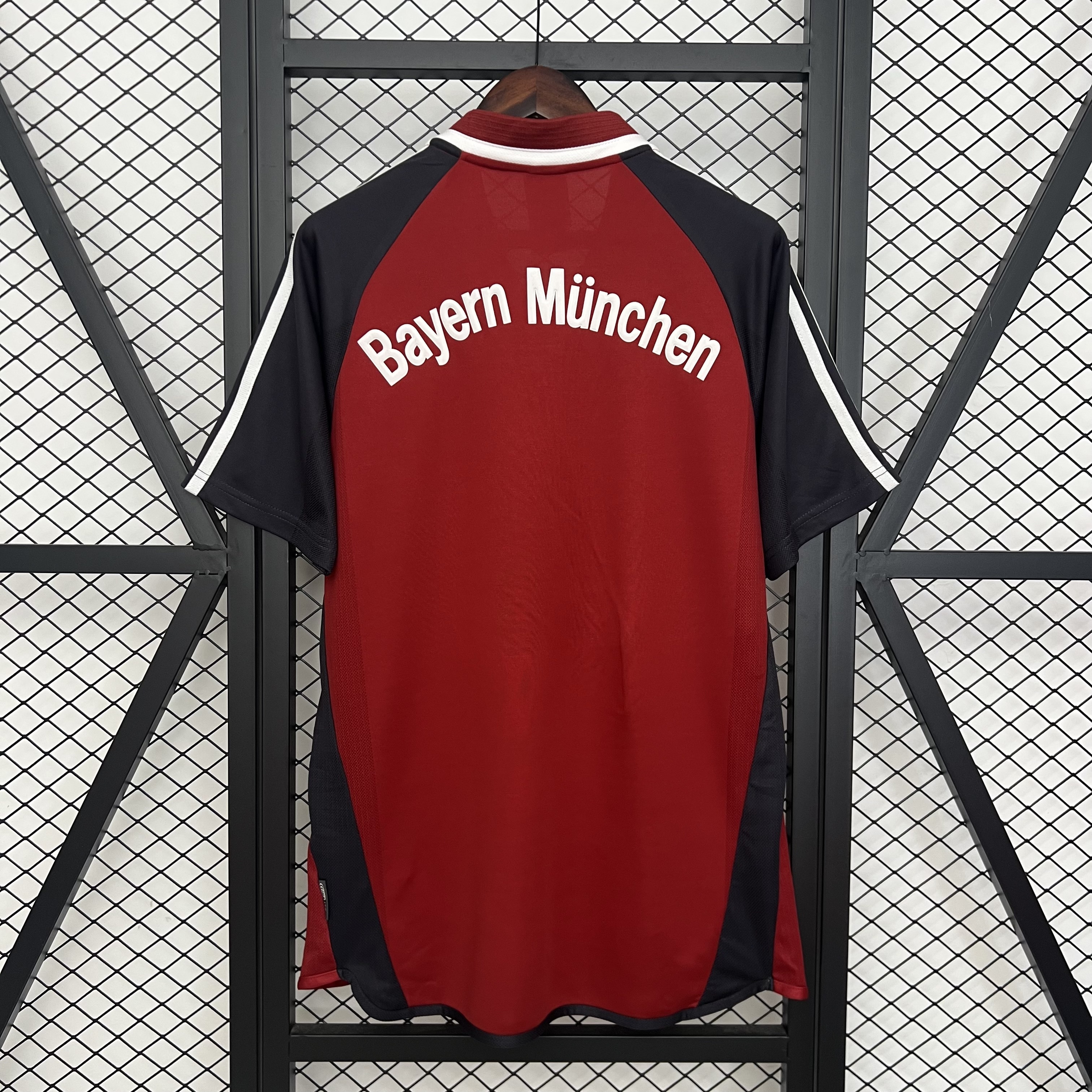 01/02 Bayern Munich Home Retro Football Shirt
