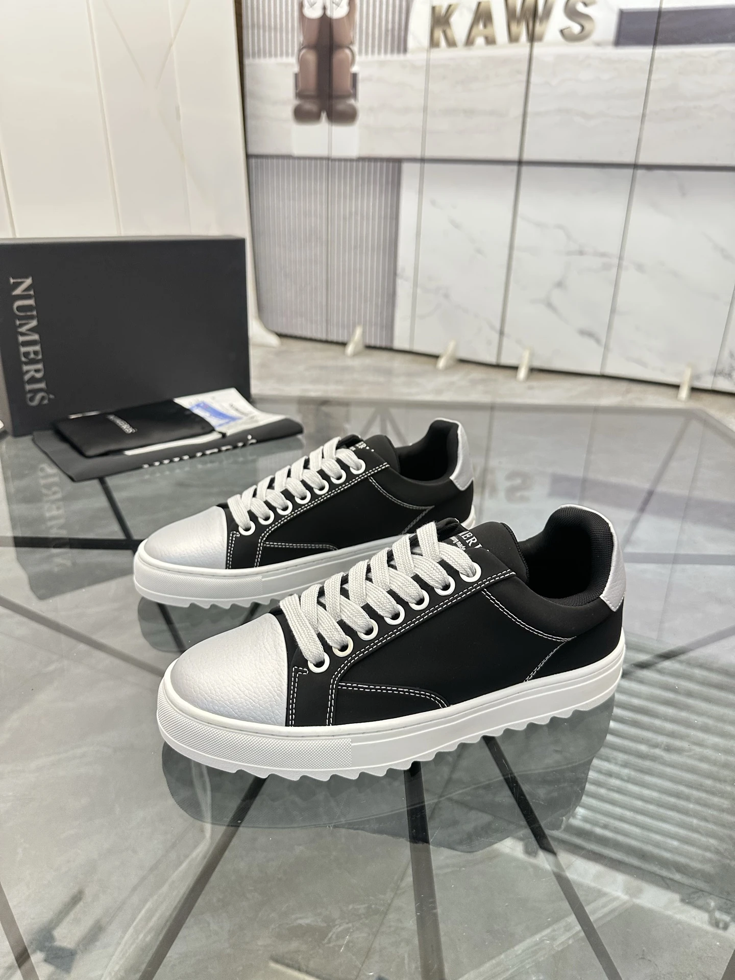 Numeris top-quality low-top shoes