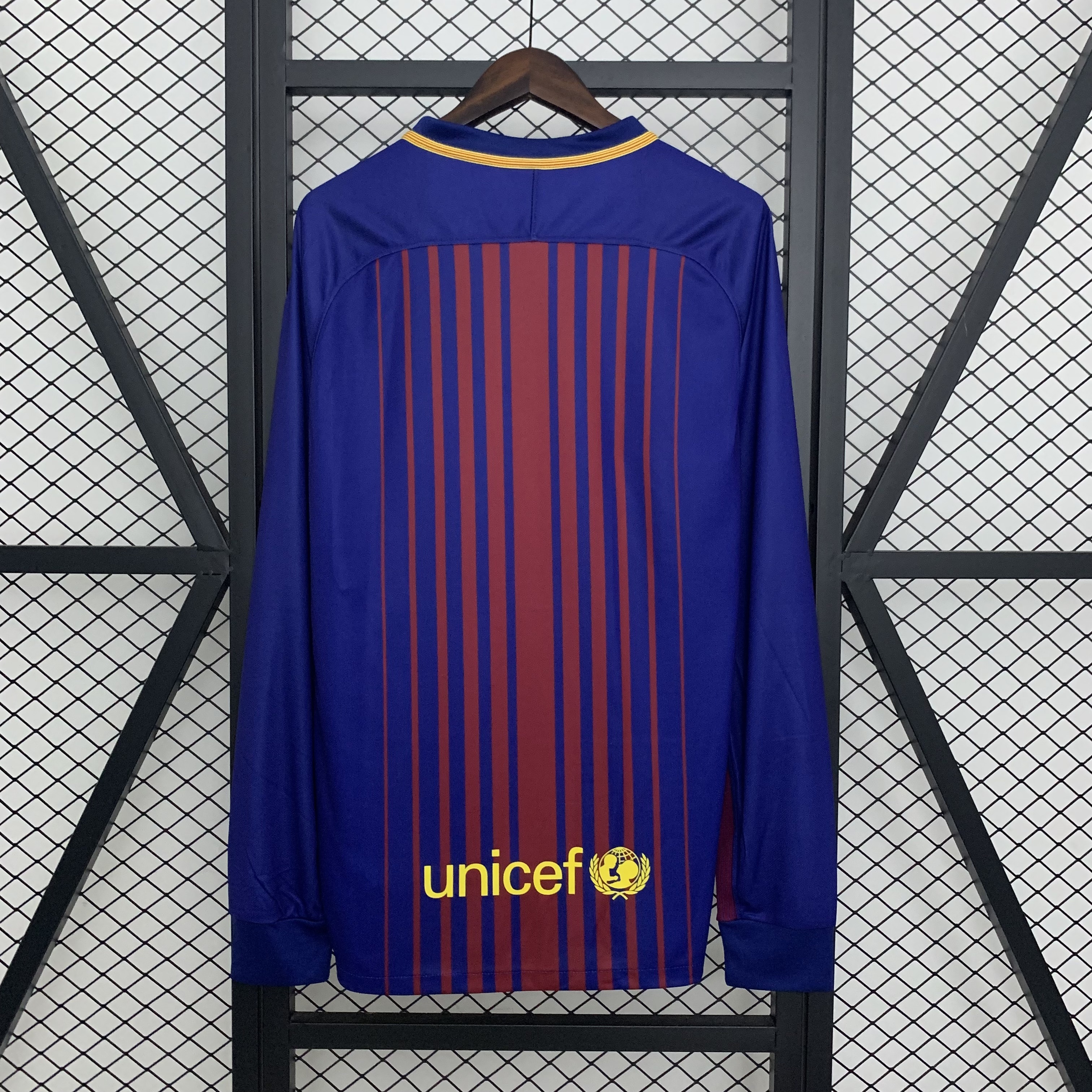 17/18 Barcelona home long sleeves Retro Football Shirt