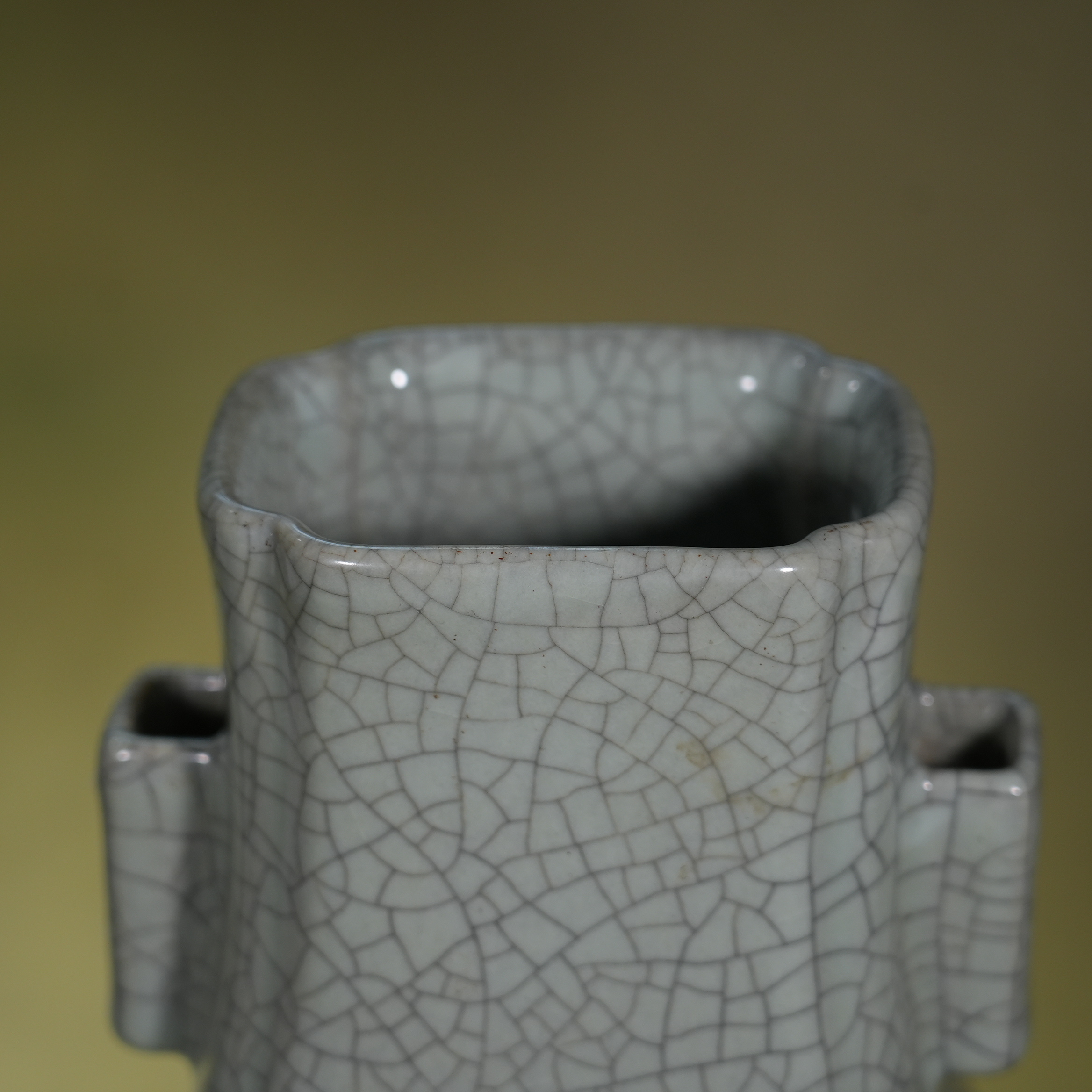 Ancient Chinese Ge Glaze Arrow-shaped Porcelain Vase