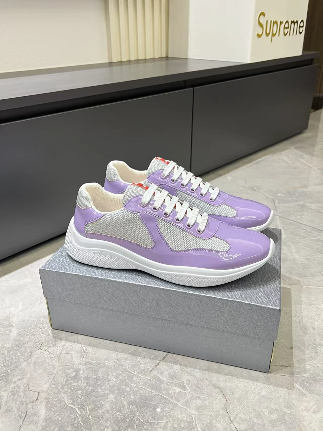 Prada top quality lacquer shoes