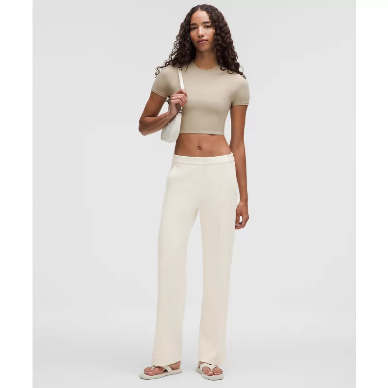 Softstreme Pintuck Mid-Rise Pant Short