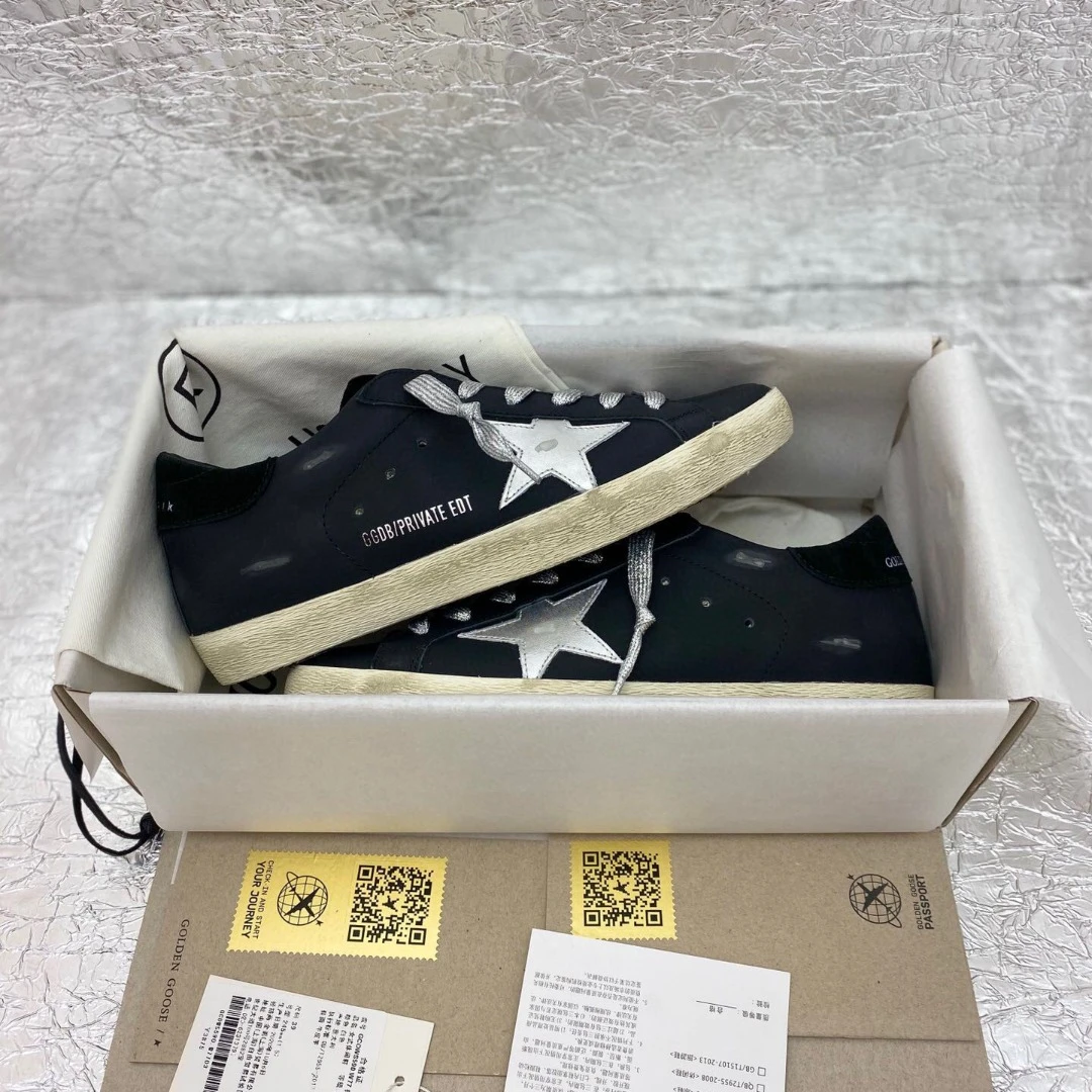 Golden Goose Super Star Dirty shoes made of top-grain cowhide