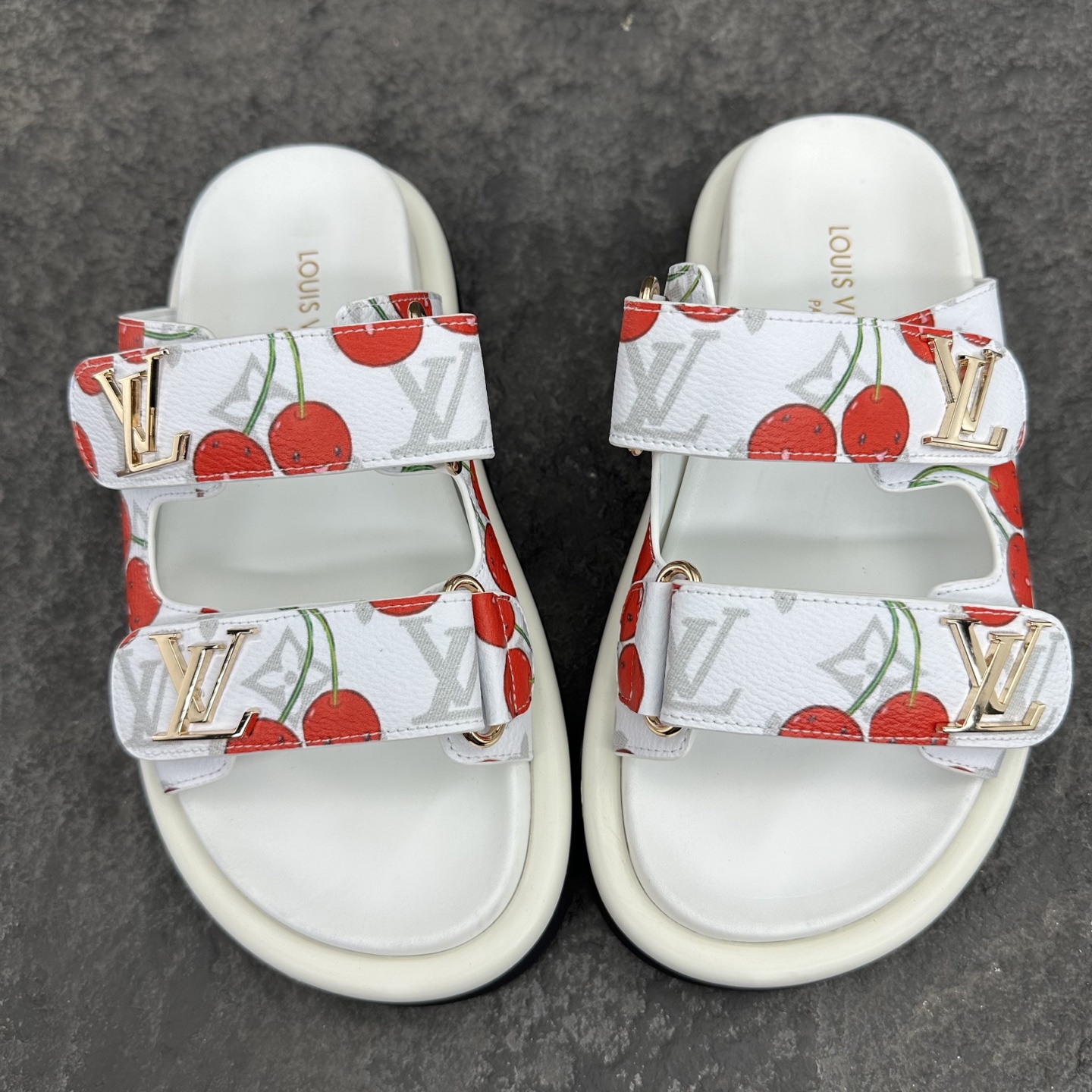 Louis Vuitton 2026ss LV x TM POOL PILLOW COMFORT Sandals Slippers Size 36-41