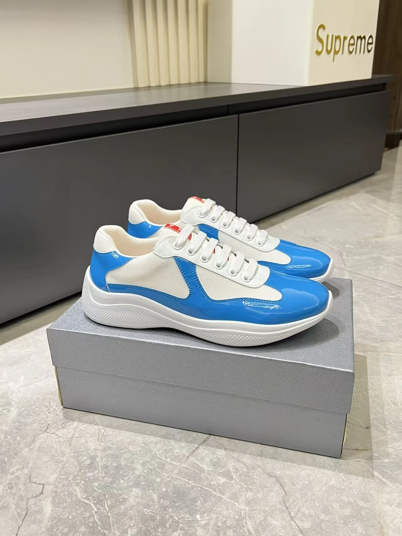 Prada top quality lacquer shoes