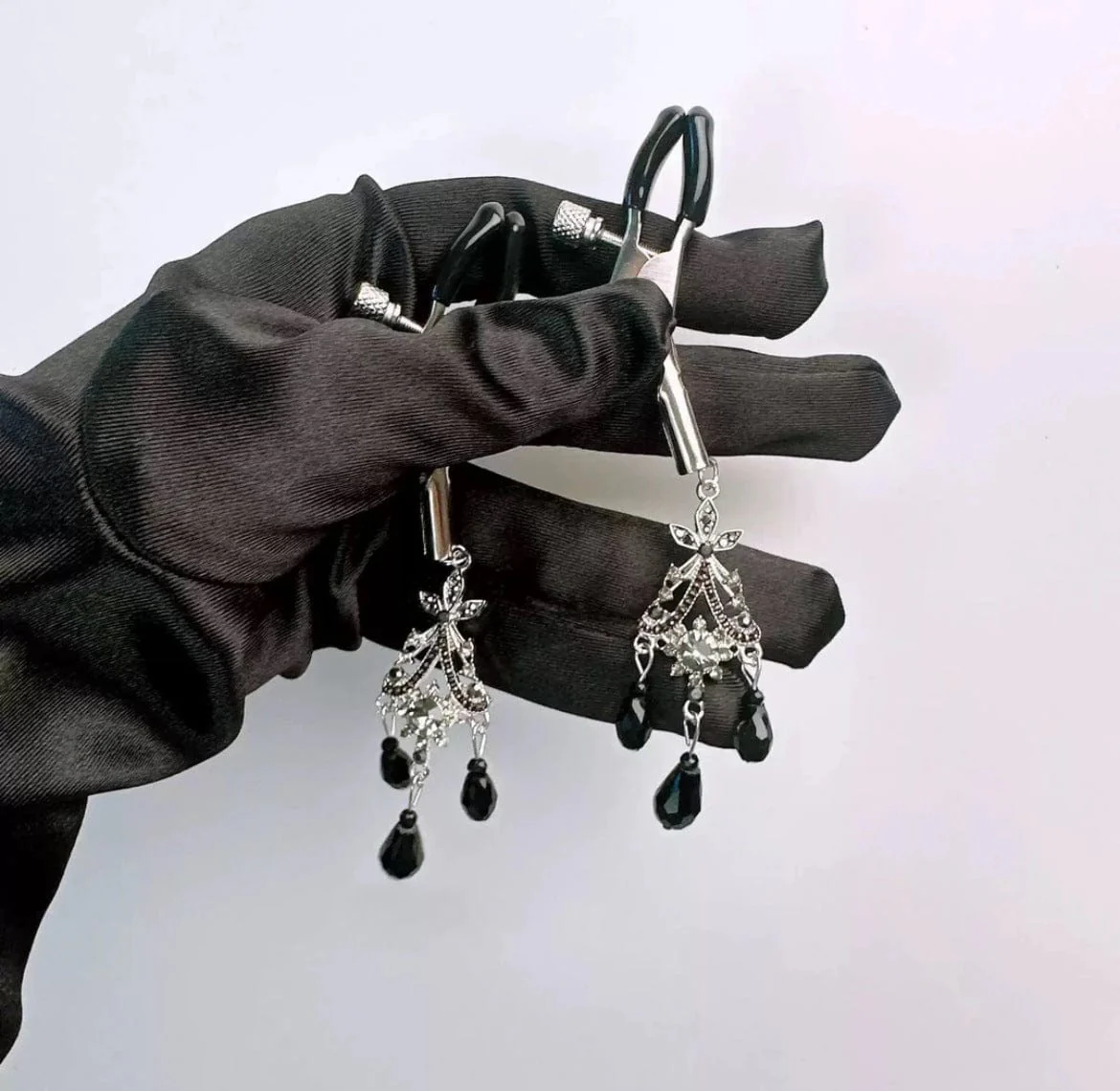 Exquisite Black Gem Diamond Choker with Nipple Clamps