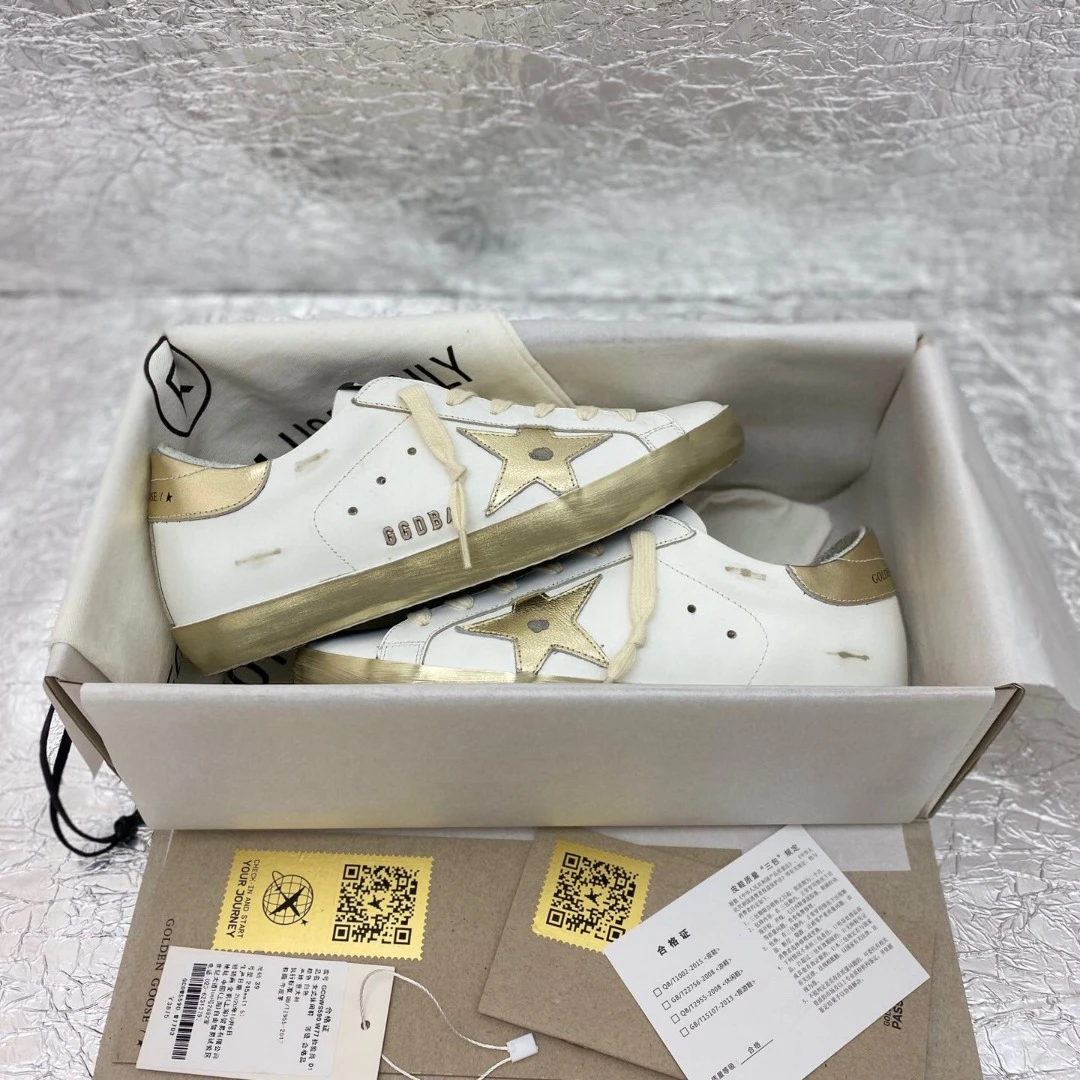 Golden Goose Super Star Dirty shoes made of top-grain cowhide