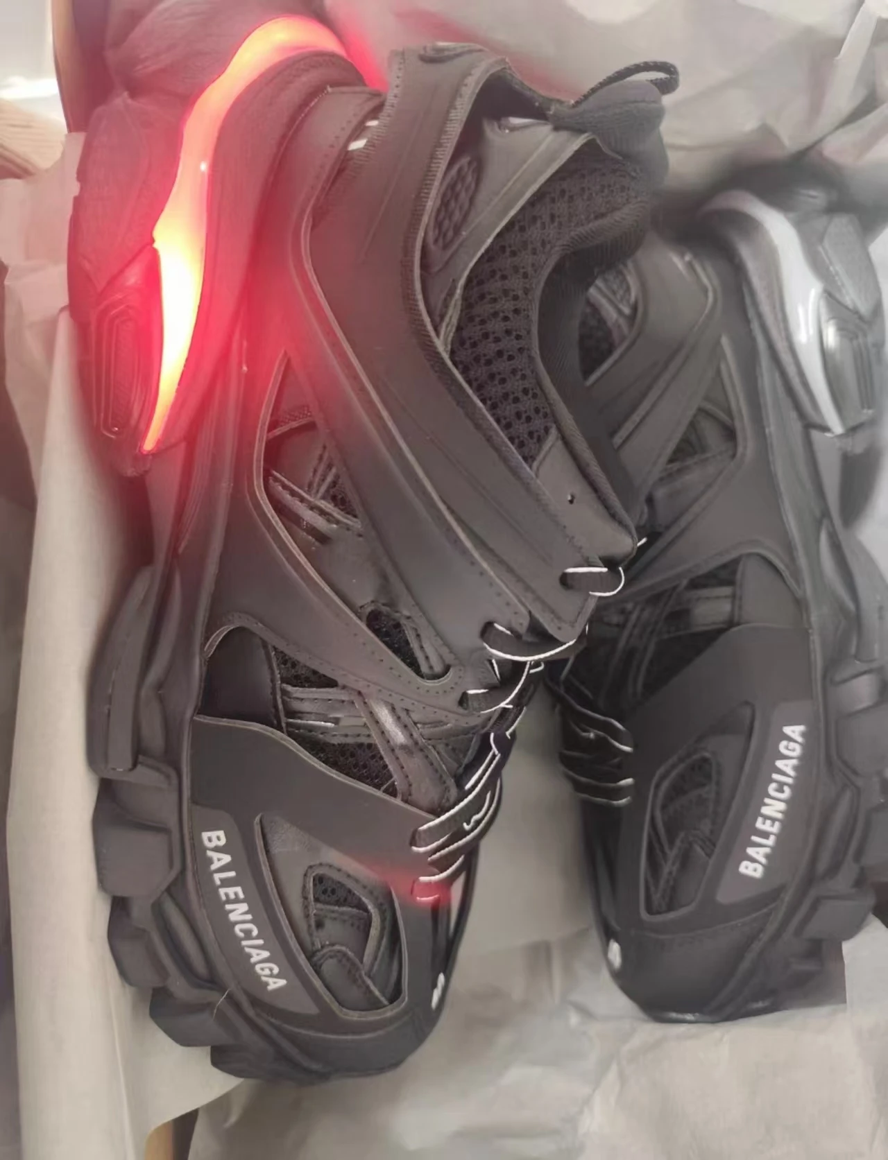 Balenciaga Track Black 555032 W1GB7 1000 (LED)