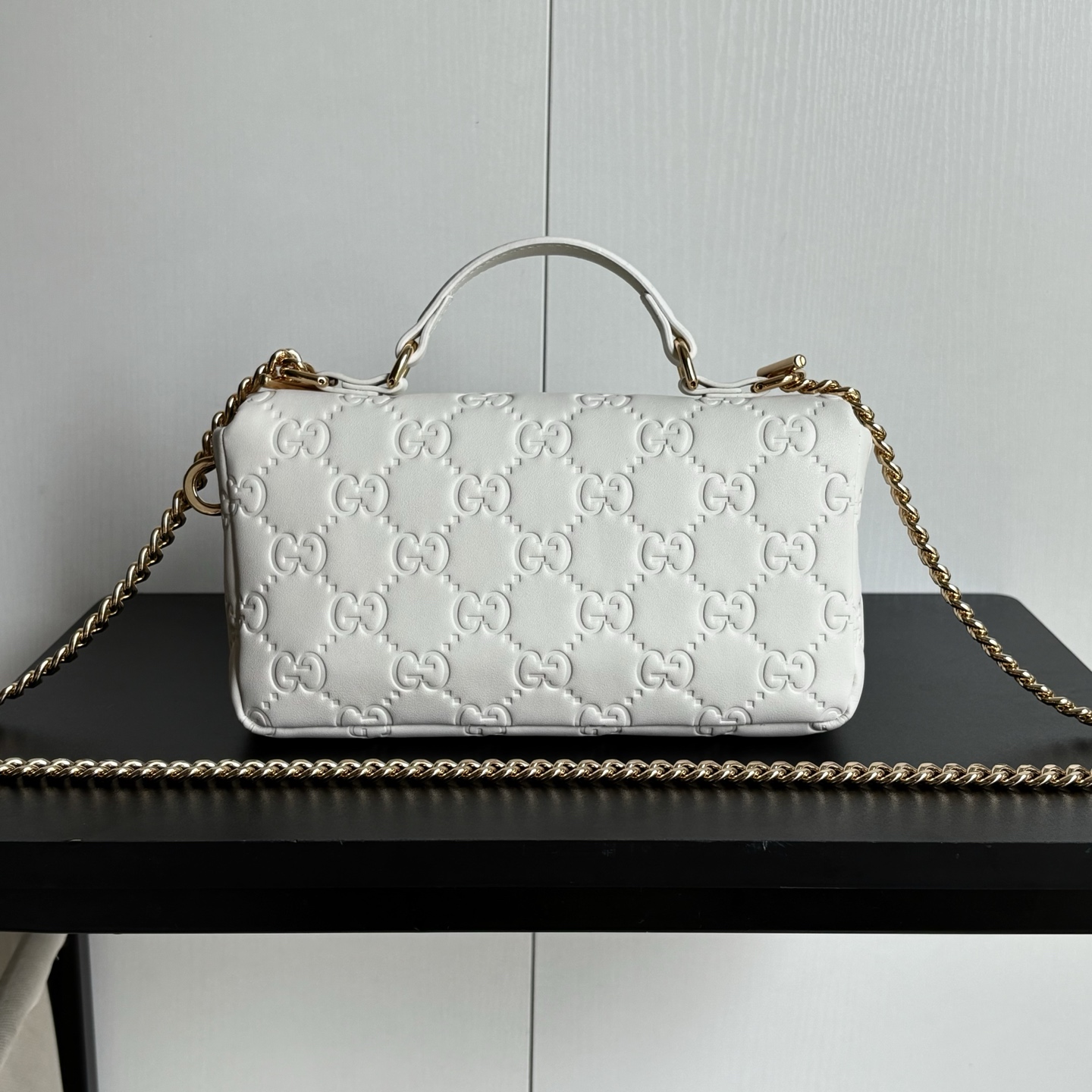 Gucci 806017 Full Leather Quilted Double G Chain Bag/Small Square Handbag (21 × 12.5 × 4.5cm)