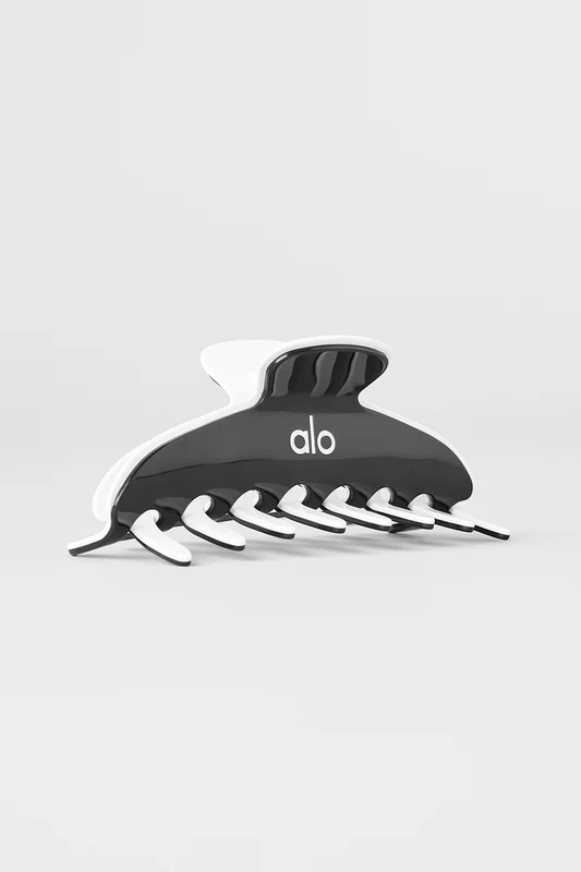 Outline Claw Clip