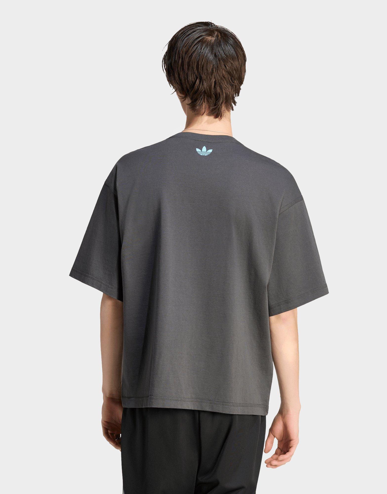 adidas Gurnge Racing Grafik T-Shirt