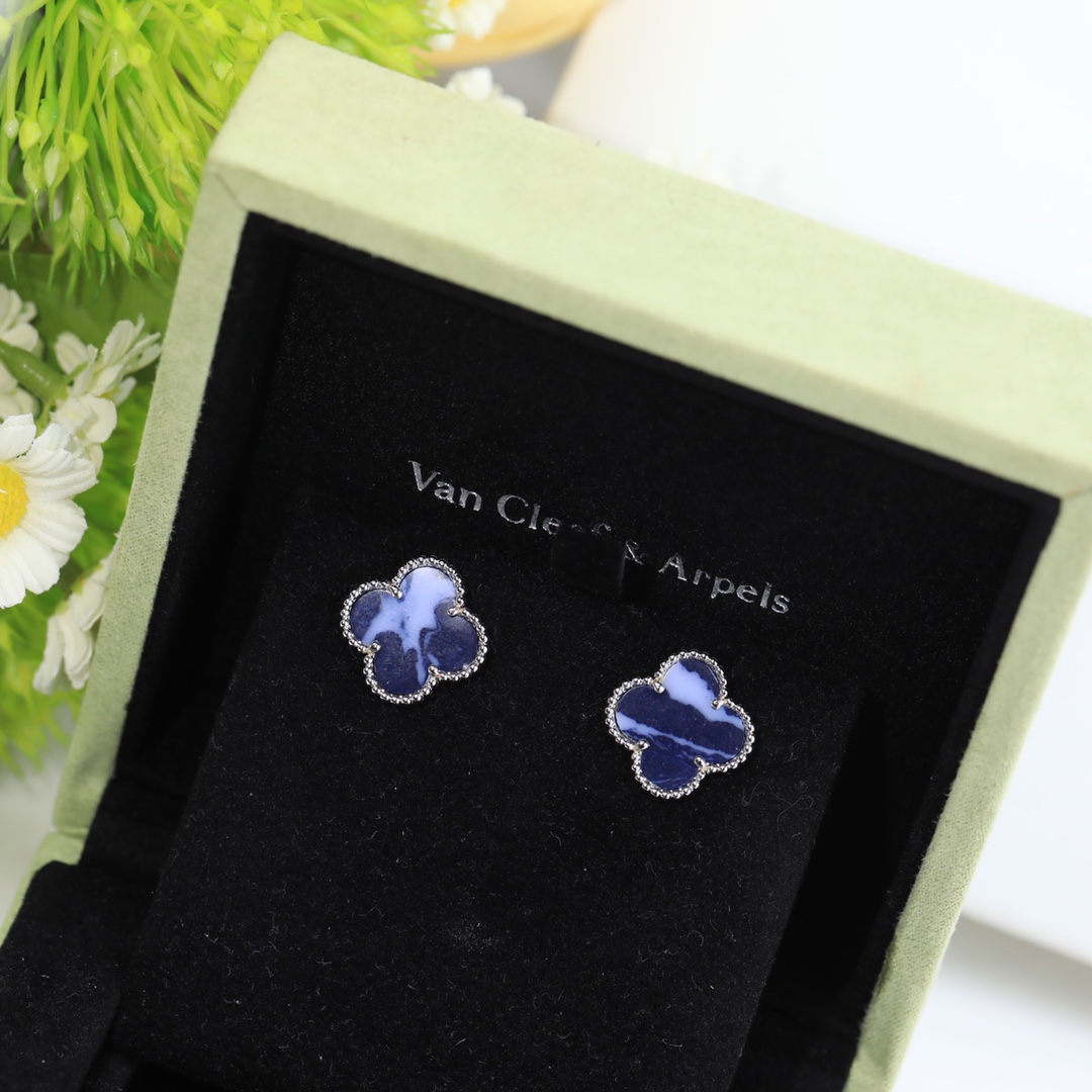 Van Cleef & Arpels Earrings
