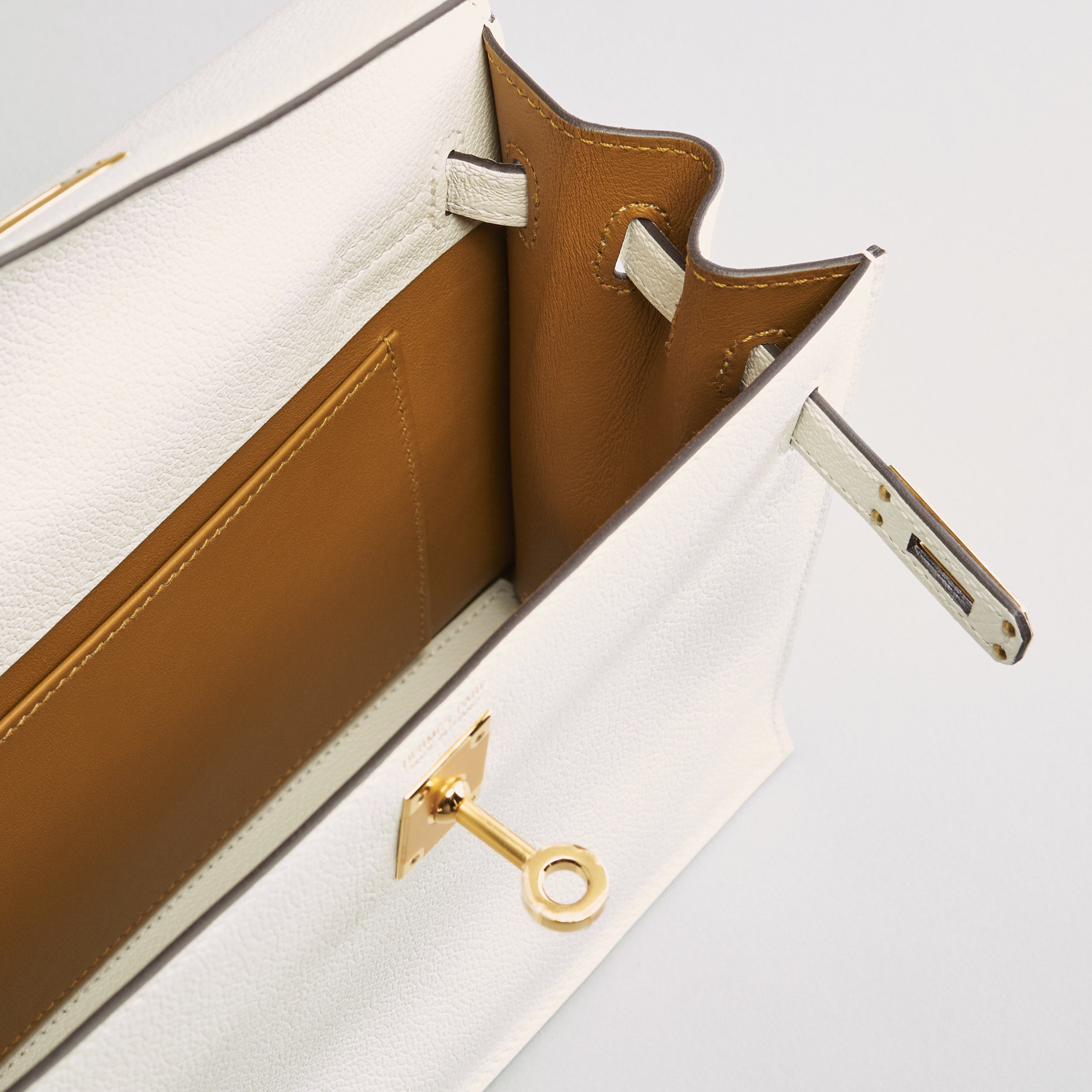 Hermès Kelly Danse II Evercolor White/Kraft Gold Hardware