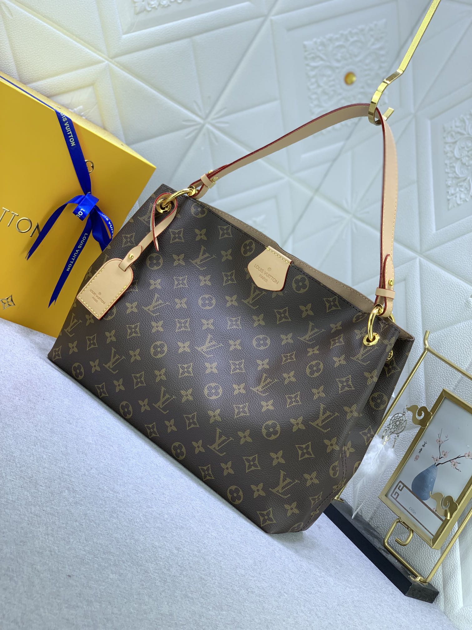 LV M43704 M43701