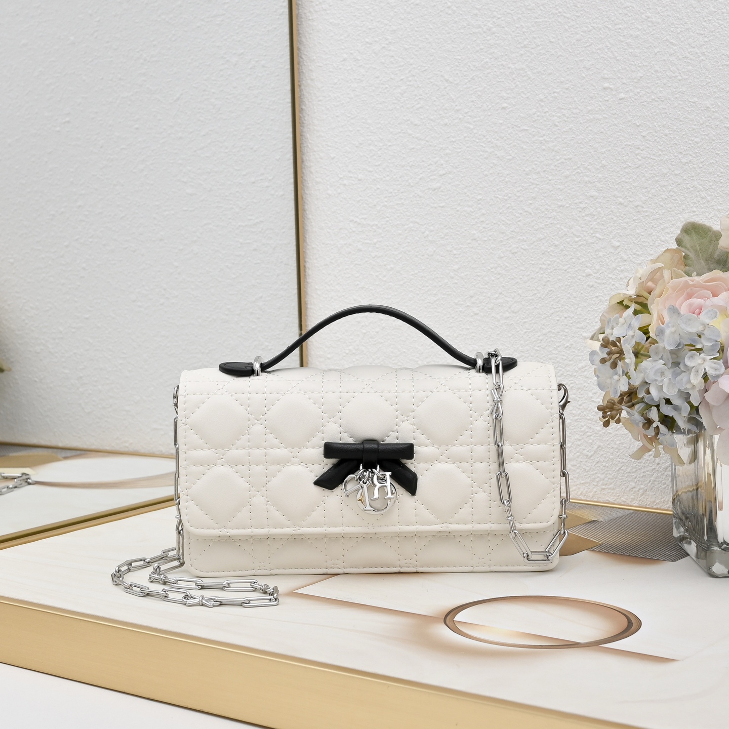 Dior bow 🎀 with box