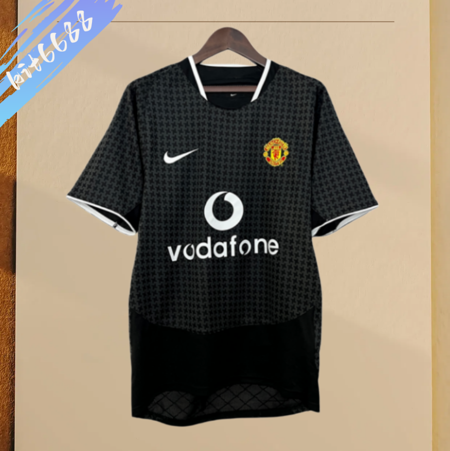 03/05  Manchester United  Away Retro football  soccer  jersey