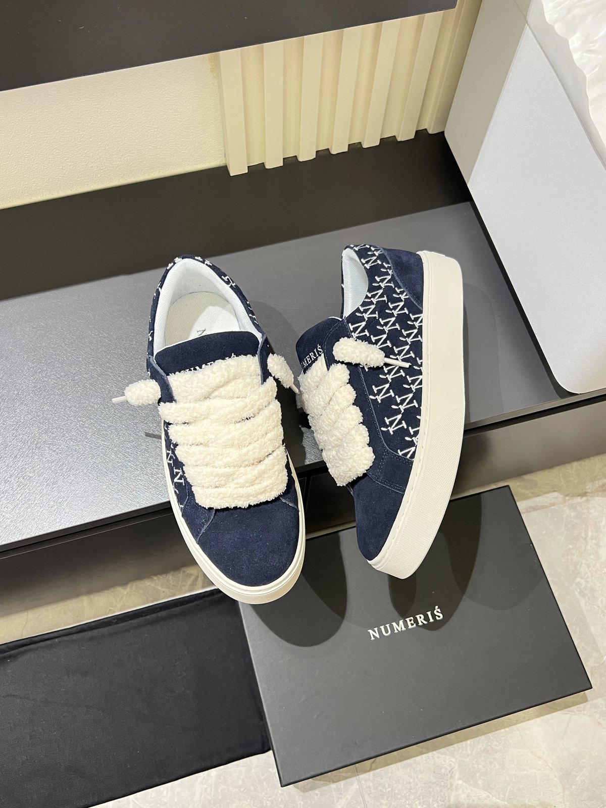 Numeris top-quality low-top shoes