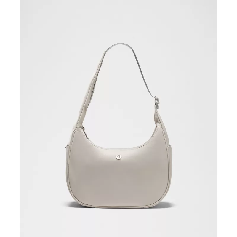 City Essentials Shoulder Bag 4L