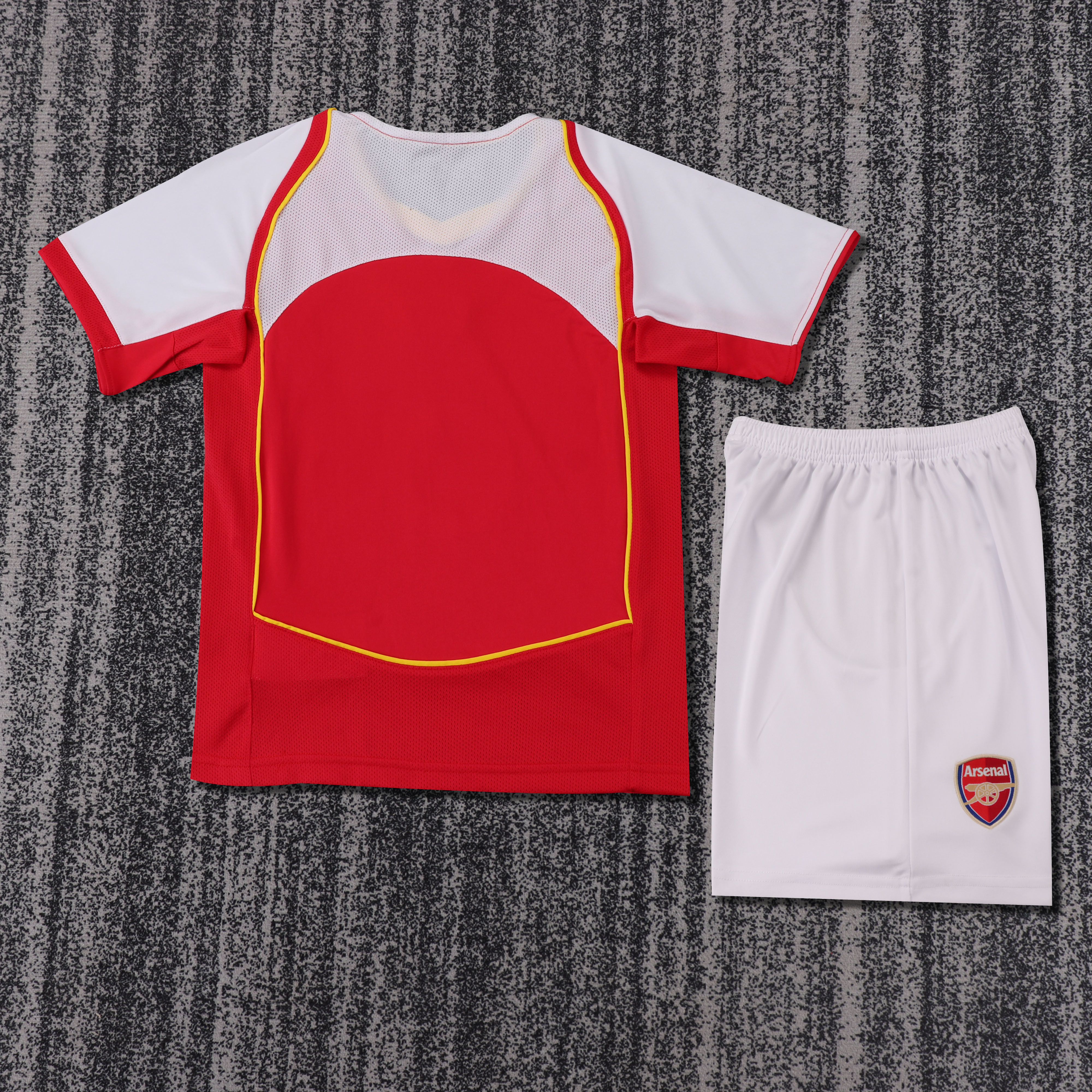 04/05 Arsenal Home Retro Football Shirt (Kids Kit)