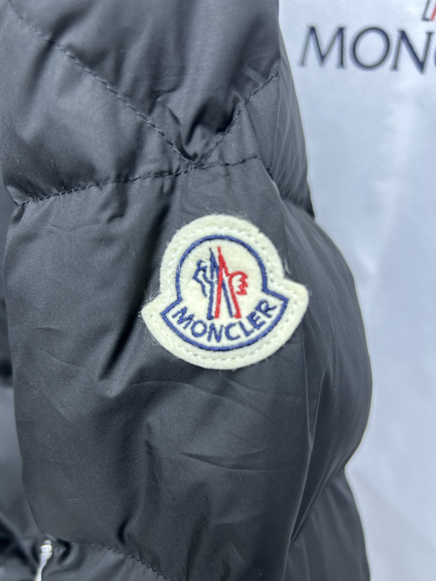Moncler Herbst/Winter 2026 Bouvaque Daunenjacke Größe S-2XL