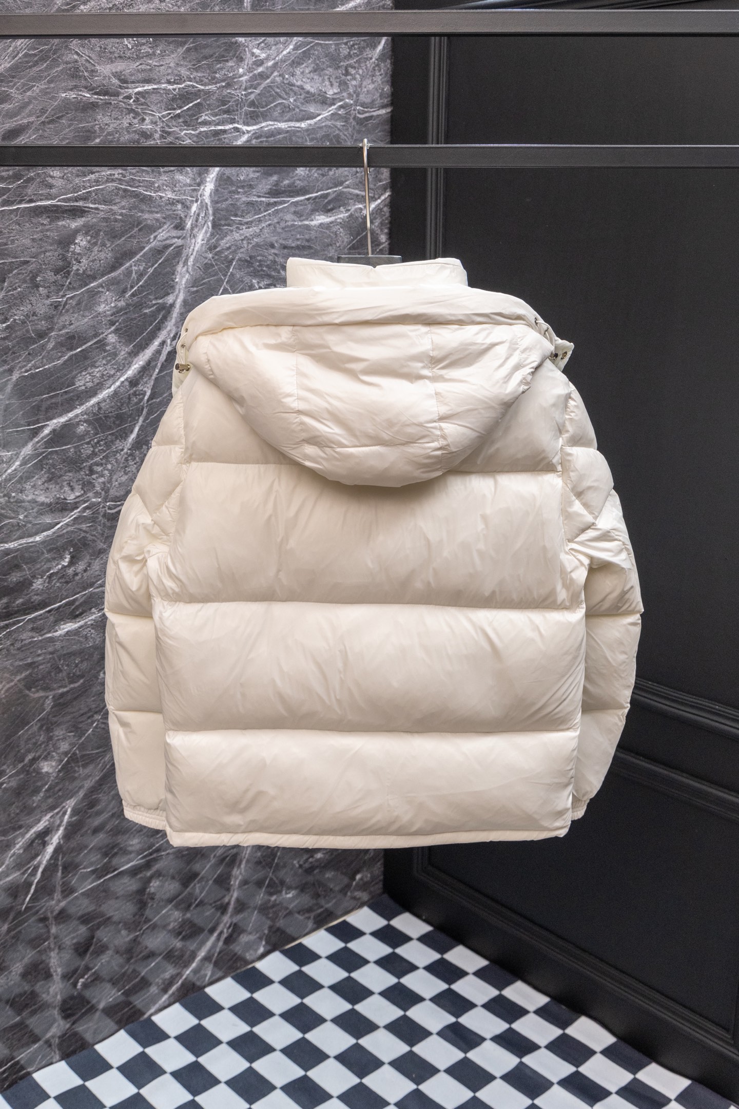 Moncler Herbst/Winter 2026 Montbeliard Daunenjacke Größe S-XL