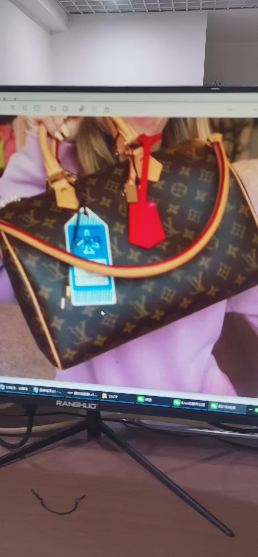 Louis Vuitton Keepall Bandoulière 30 Women Shoulder Bags